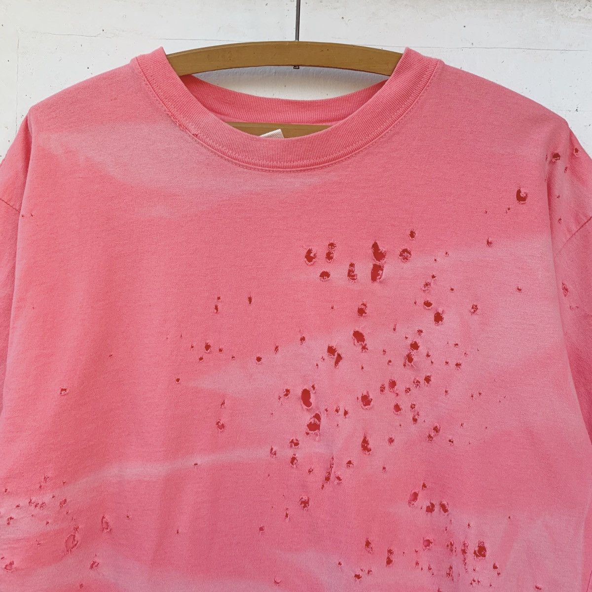 Vintage 90s Thrashed Sun Faded Pink Blank Tee Distressed ERD GRUNGE Size US M / EU 48-50 / 2 - 1 Thumbnail