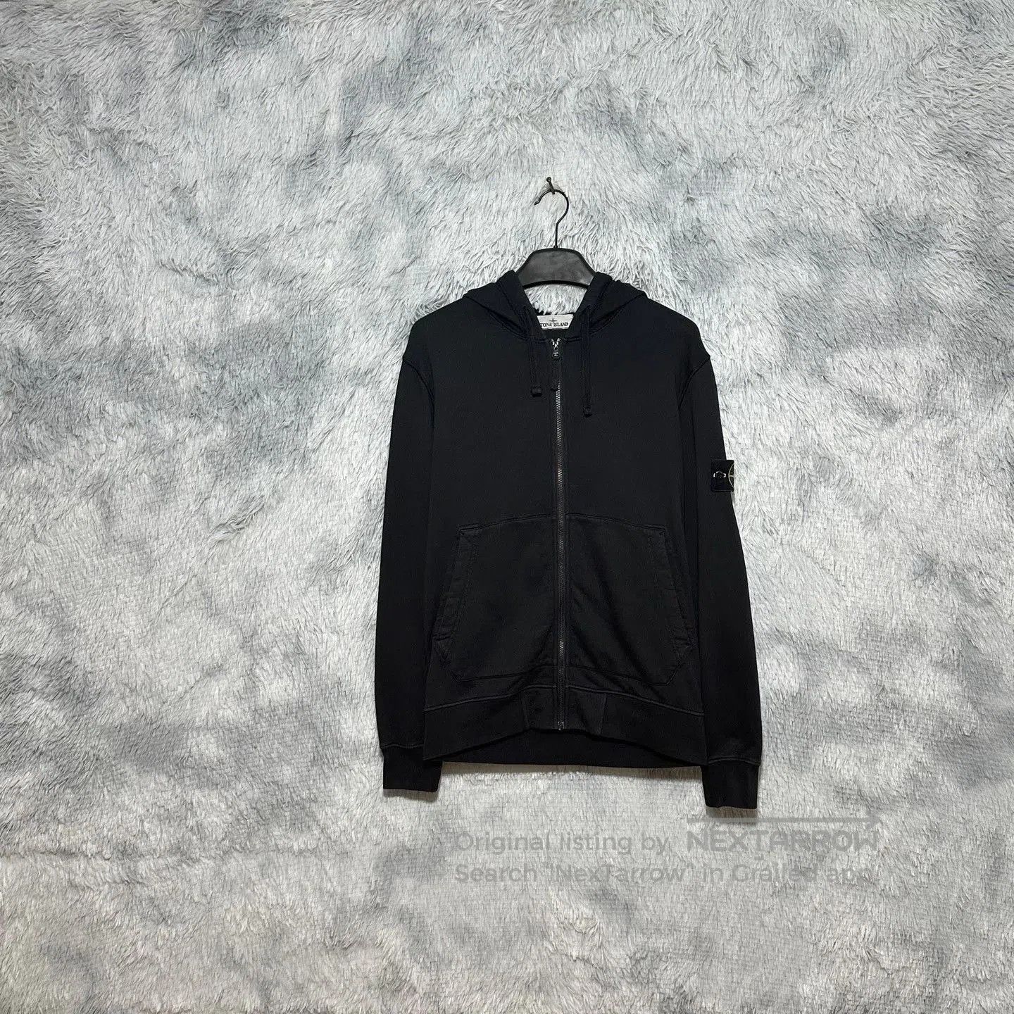 Stone Island stone island zip-up jacket in black. Size US L / EU 52-54 / 3 - 1 Thumbnail