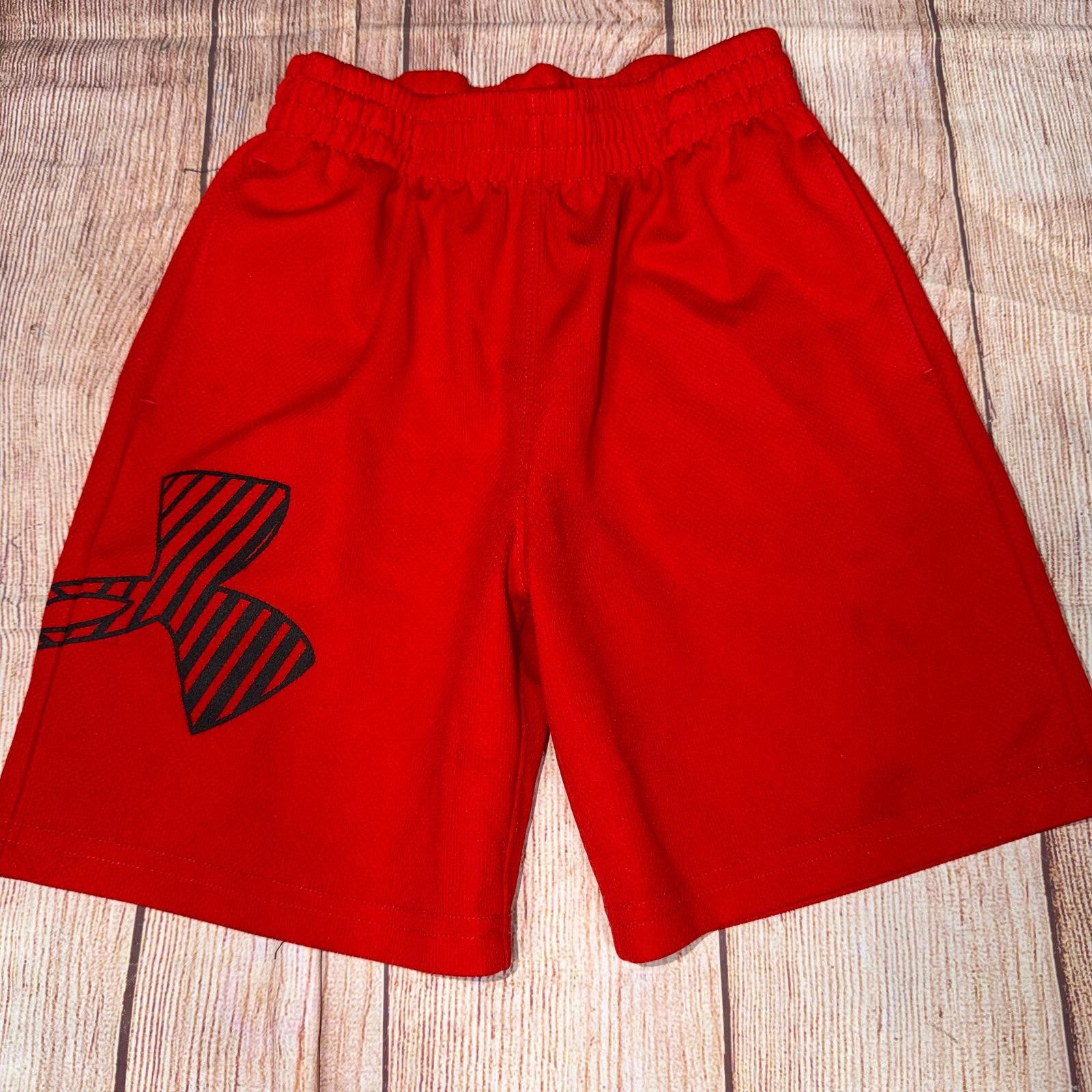 Under Armour Under Armour Boys Size 5 Red Athletic Shorts Size US 26 / EU 42 - 1 Thumbnail