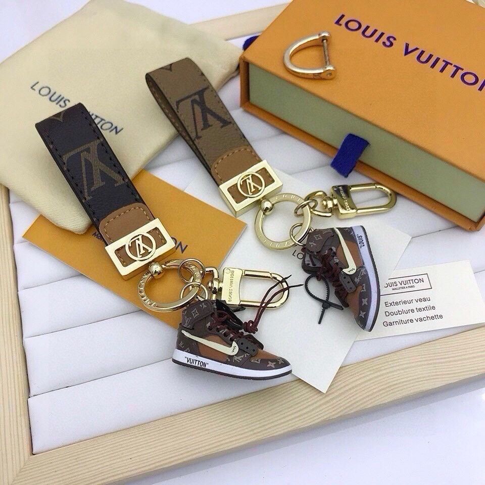 Louis Vuitton x Off-White Keychain – Jordan 1 