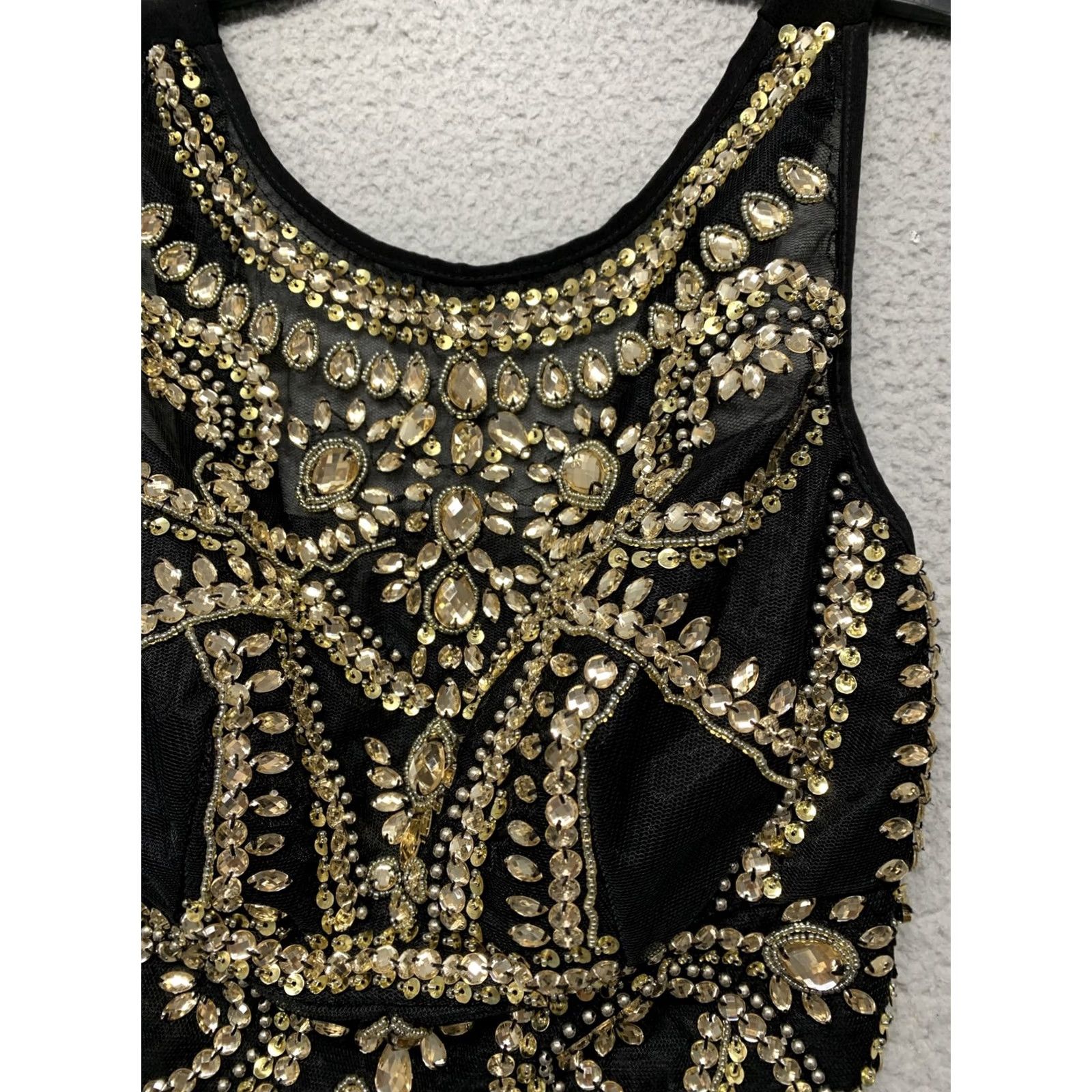 Vintage Windsor Halter Top Dressy Women’s/Misses Black Gold Zip Closure Built-In Bra Stretch 1/2 Size Slim Used Size XS / US 0-2 / IT 36-38 - 2 Thumbnail