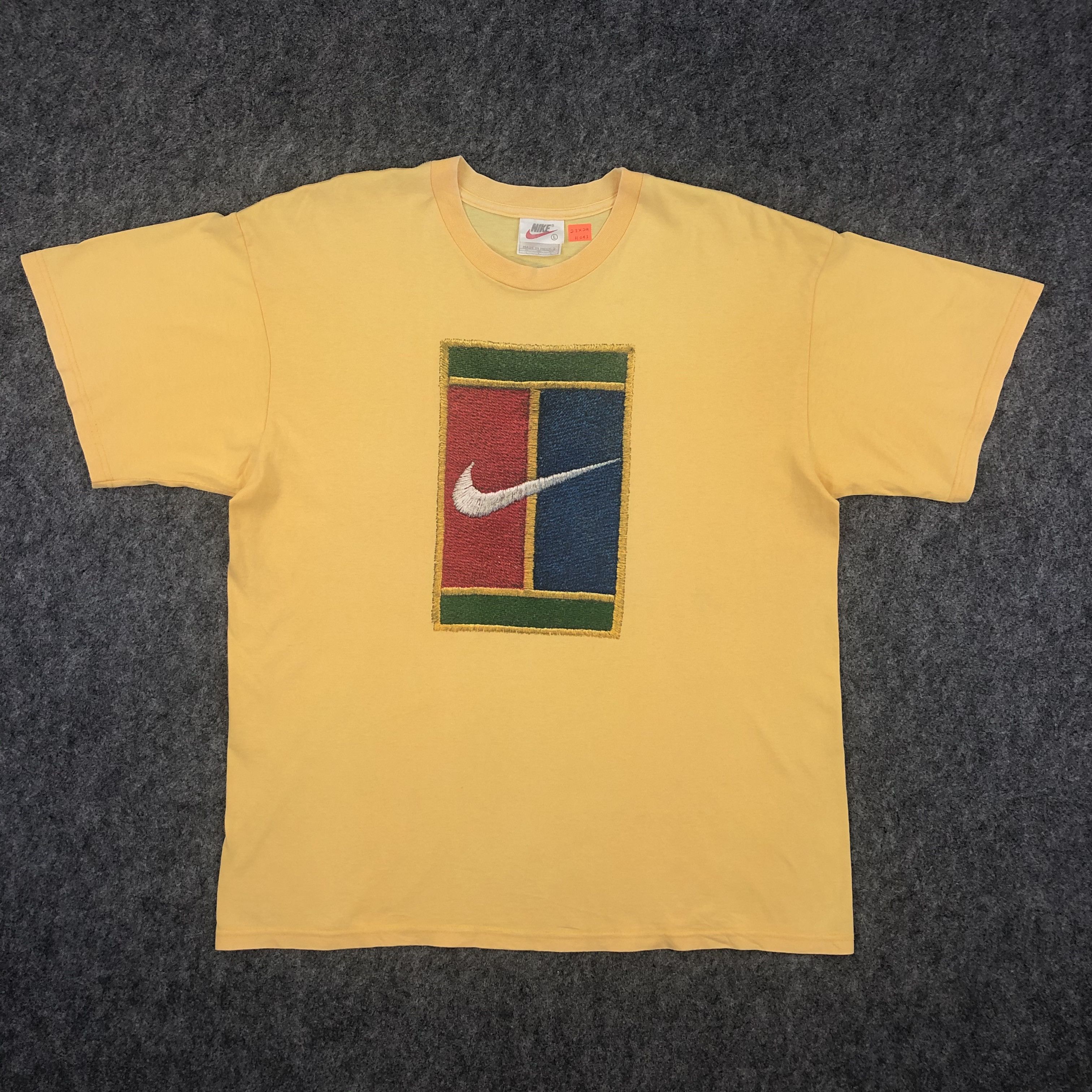 Nike Vintage 90s NIKE Tennis Court Big Logo Shirt Tee Size L-H043 Size US L / EU 52-54 / 3 - 1 Thumbnail