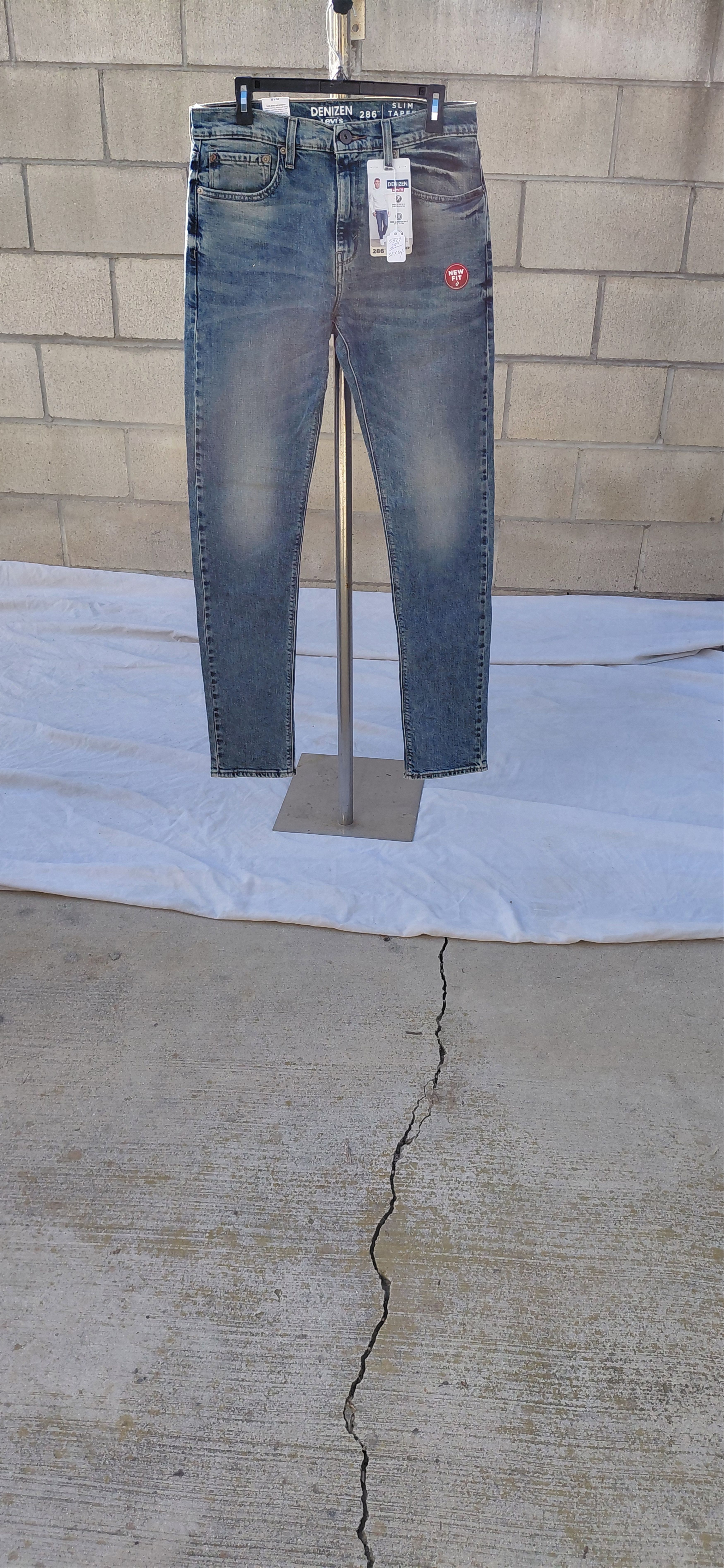 Denizen 532428.....Denizen Levis Slim Tapered Fit Jeans Size 32X34 Size US 32 / EU 48 - 2 Thumbnail