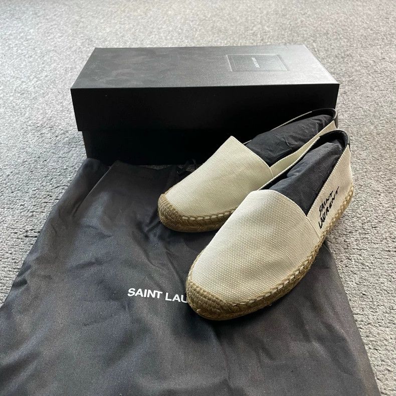 Saint Laurent Paris size 35 Beige embroidered LOGO fisherm