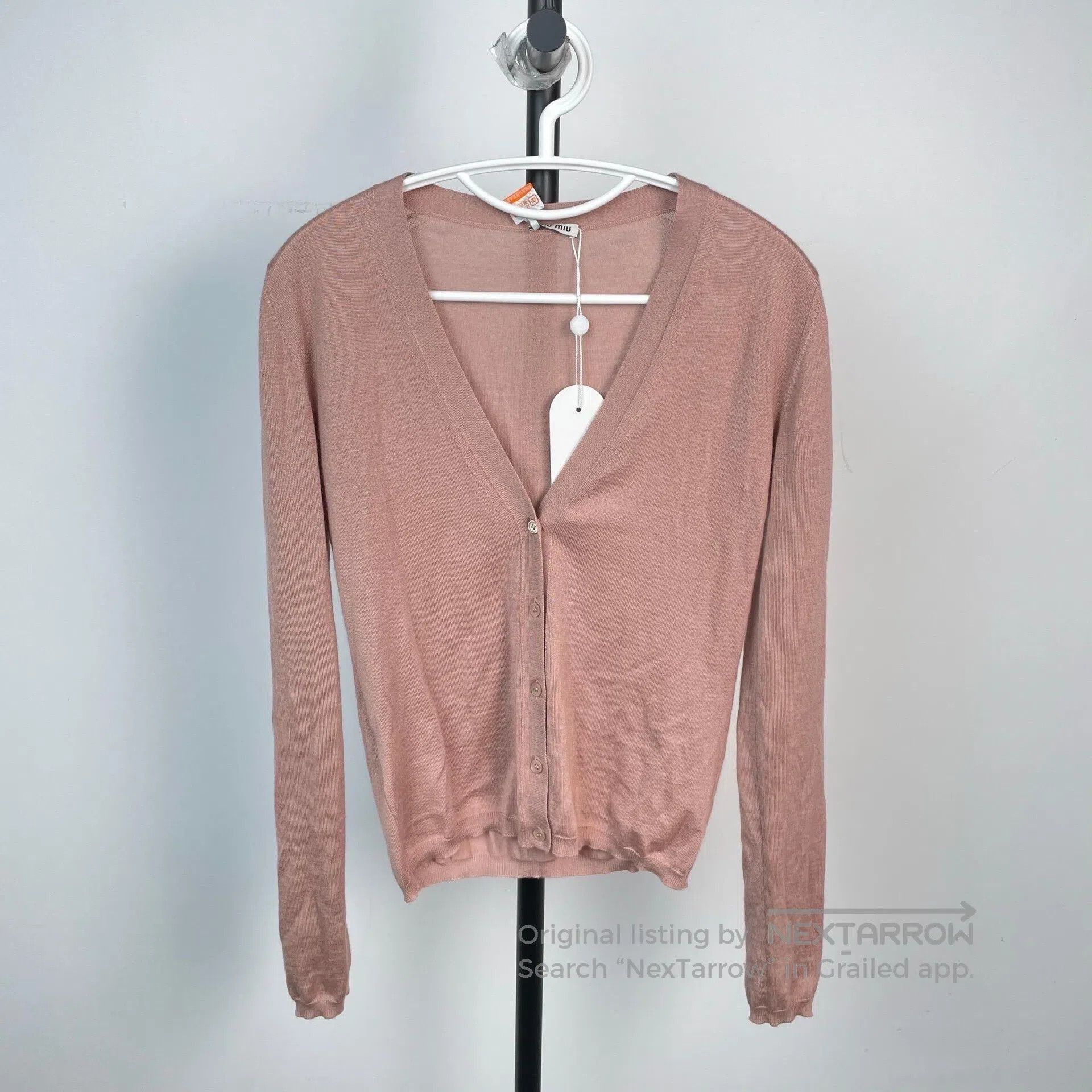 Miu Miu Miu Miu Nude pink V-neck cashmere mulberry silk knitted ca Size S / US 4 / IT 40 - 1 Thumbnail