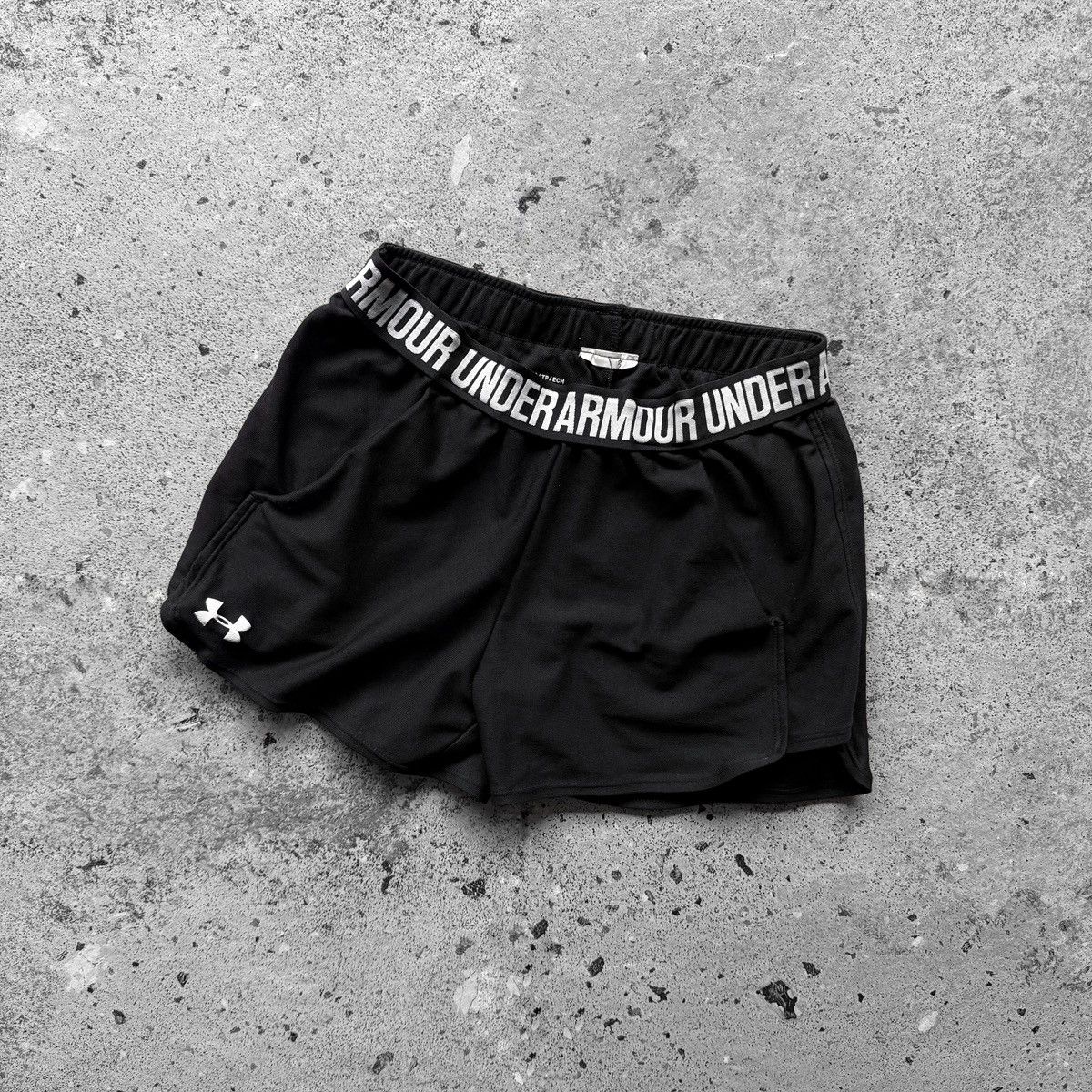 Under Armour Under Armour Womens Black Mini Shorts Pockets Comfort Size 26" / US 2 / IT 38 - 1 Thumbnail