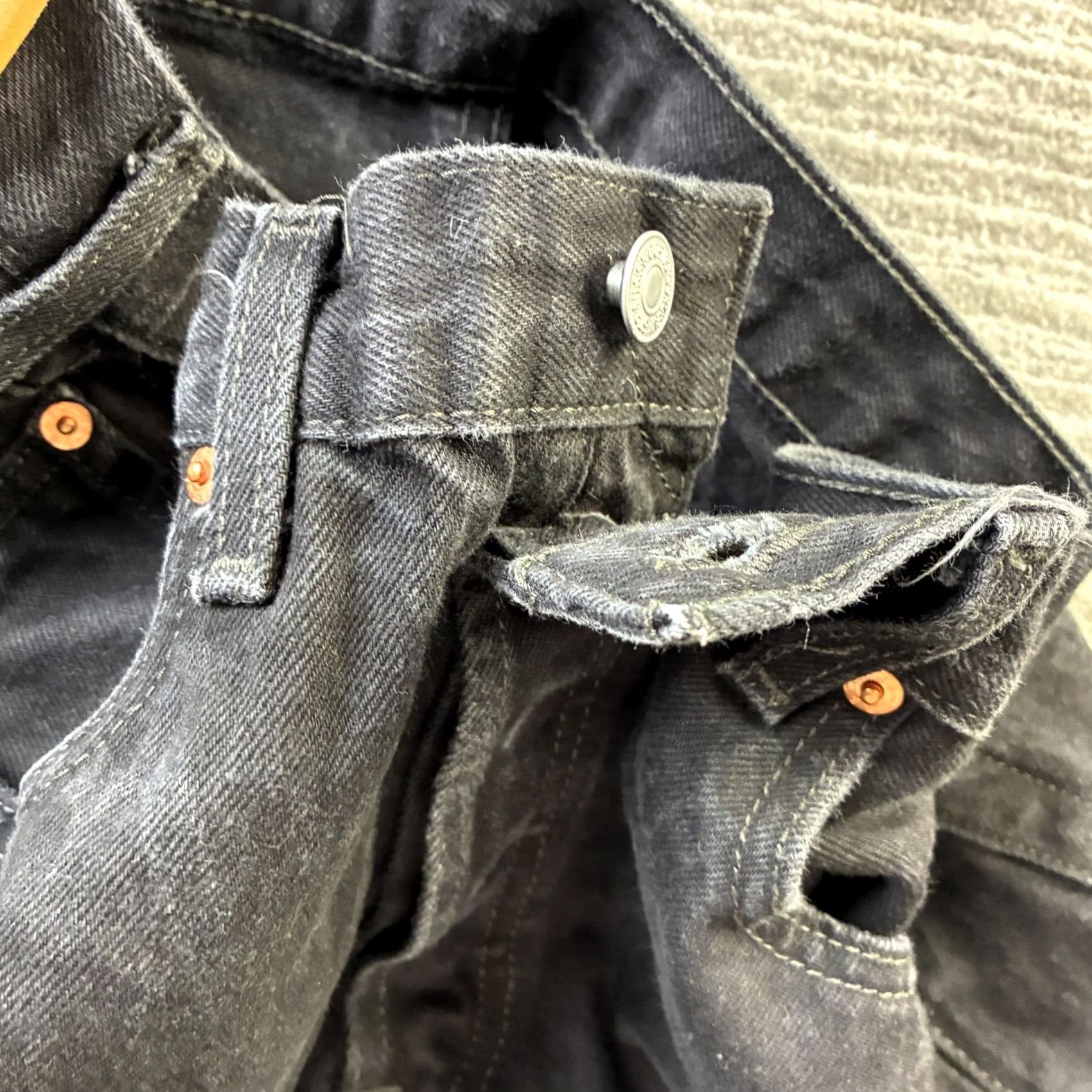 Levi's VINTAGE Levis 501 Jeans Mens 32x30 Black Denim Pants Straight Button Fly 90s Mens Regular Jeans Size US 32 / EU 48 - 3 Thumbnail