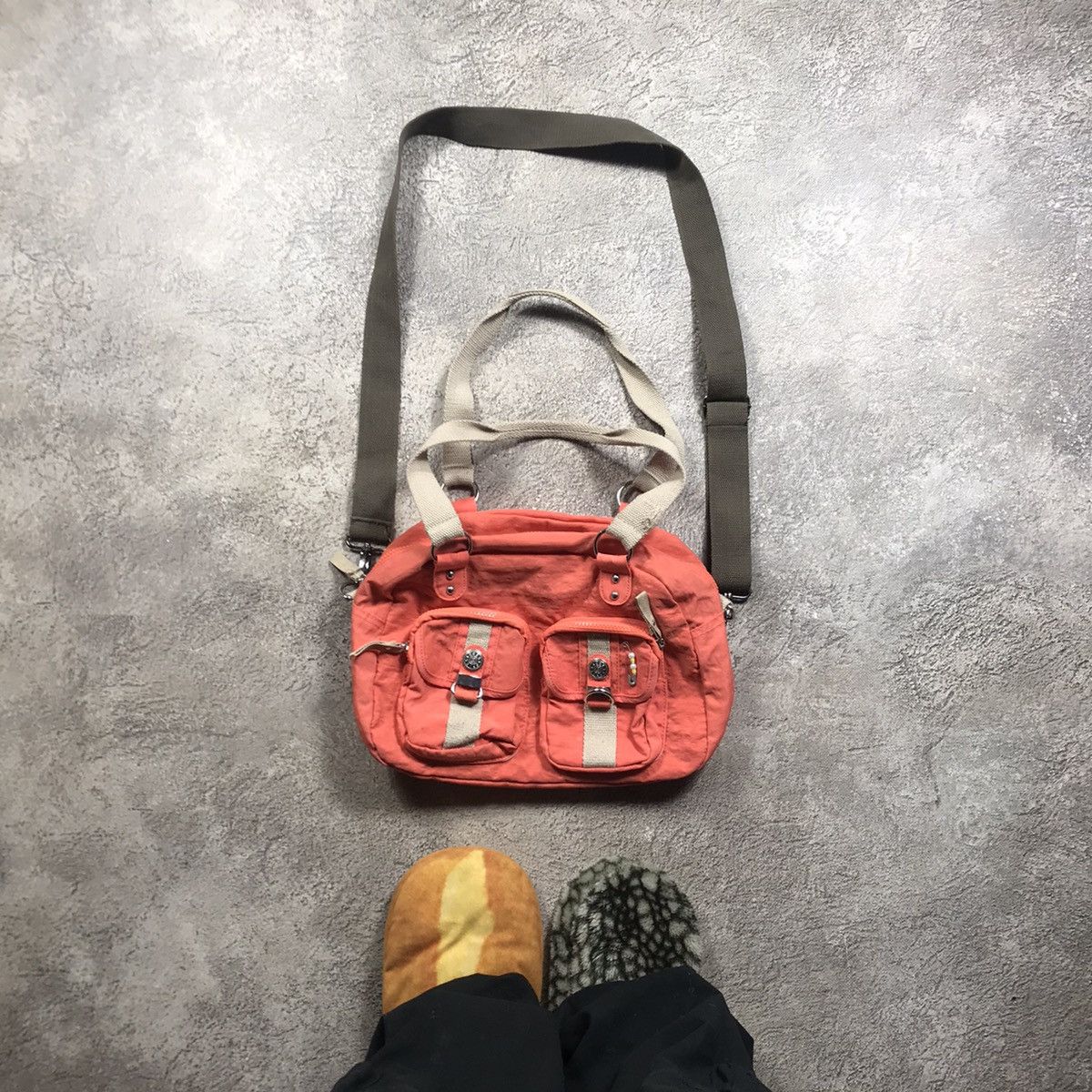 Vintage Vintage Y2K Red Crossbody Pocket Bag Japanese Streetwear OS Size ONE SIZE - 1 Thumbnail