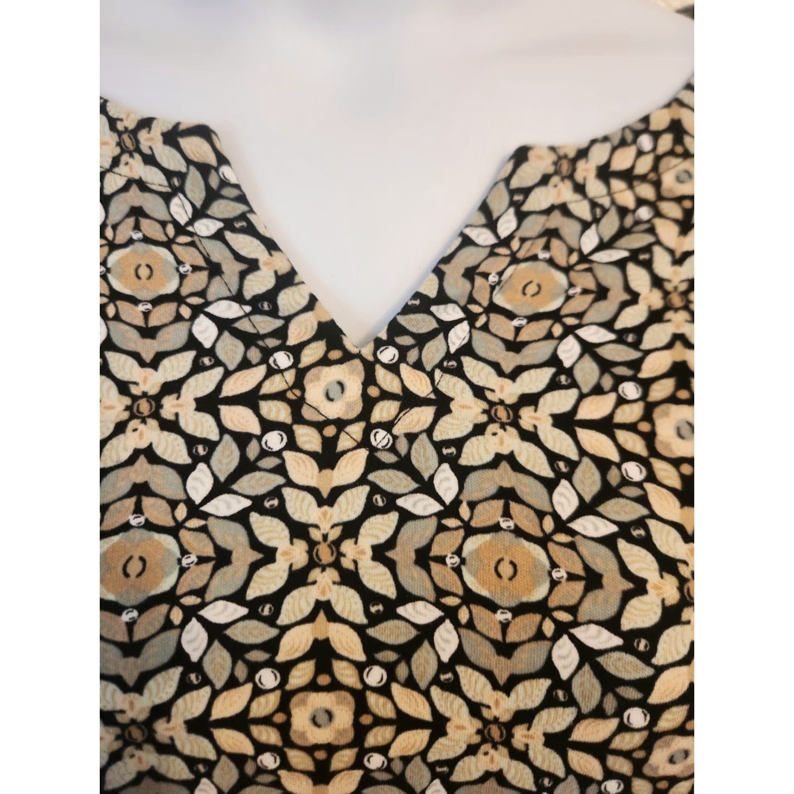 Croft & Barrow Croft & Barrow Blouse V-Neck Short Sleeve Top Womens 2X Multicolor Floral Geometric Pattern Casual Easy Care 100% Cotton Size XXL / US 16-18 / IT 52-54 - 2 Thumbnail