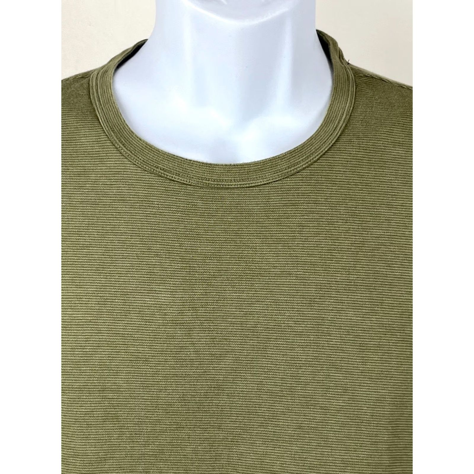 Banana Republic Banana Republic Men’s XL Olive Green Luxe Touch Performance Tee Cotton Shirt Mens XL Olive Green Luxe Touch Performance Tee Cotton Size US XL / EU 56 / 4 - 2 Thumbnail