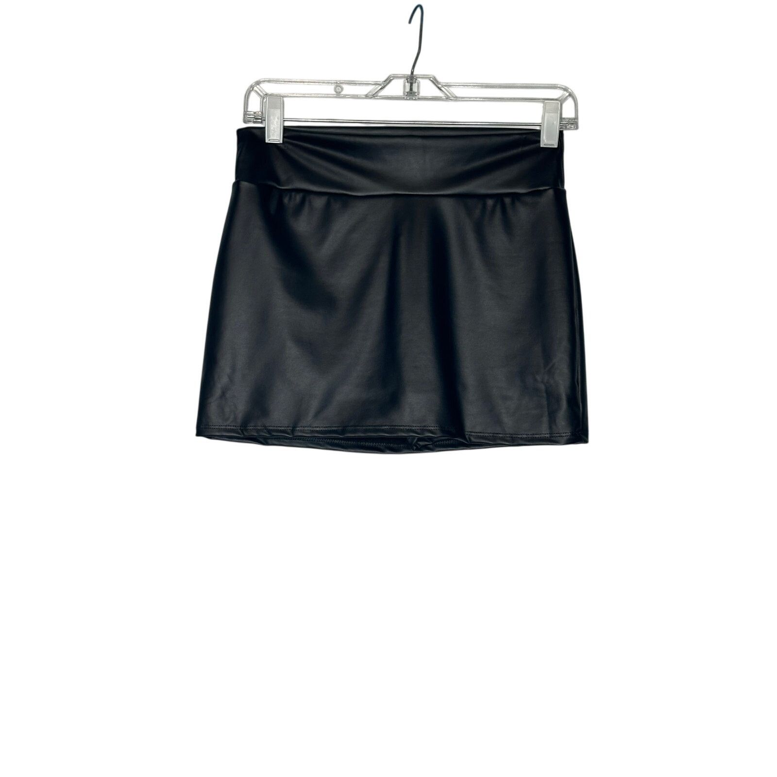 Fashion Nova Fasihon Nova black faux leather mini skort size medium Size 27" / US 4 / IT 40 - 14 Thumbnail