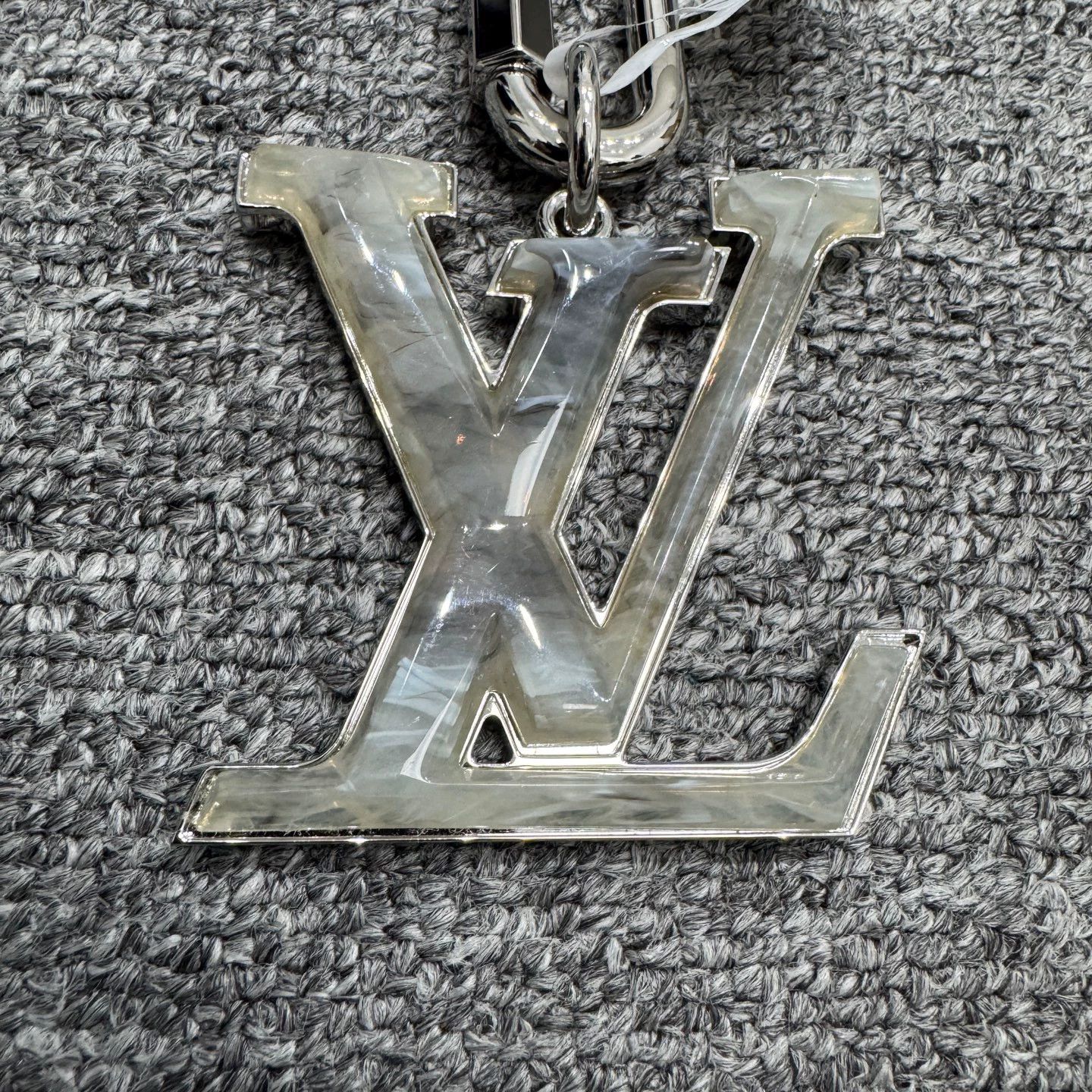 Louis Vuitton Louis Vuitton LV Marble Pendant 99 New Size ONE SIZE - 2 Thumbnail