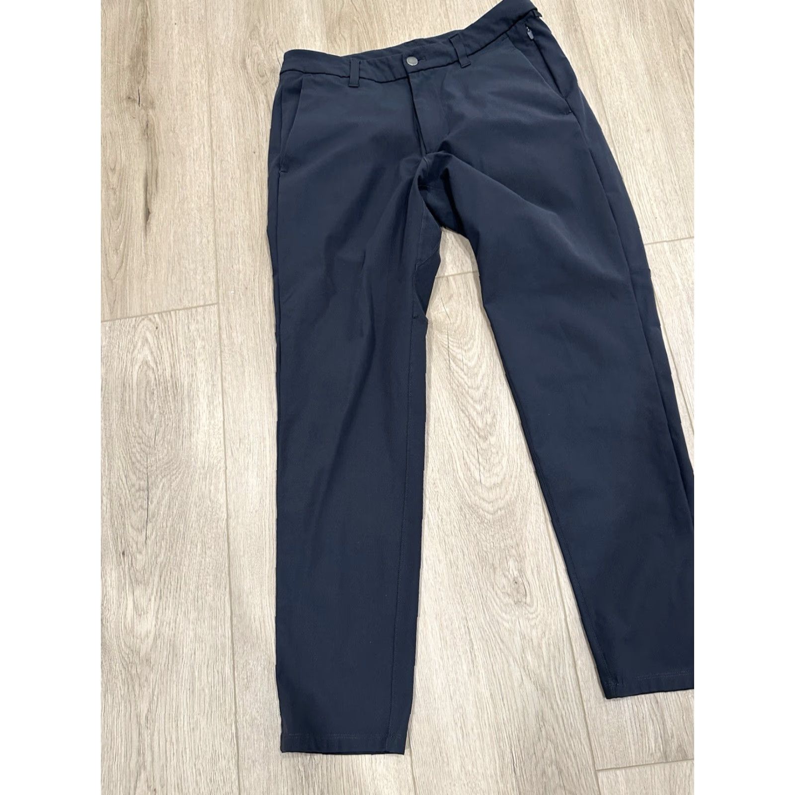 Lululemon Lululemon Pants Slim Commission 31x28.5 Grey Chino Men's Regular Slim Tapered Inseam 28.5 Flat Front Cordura? No, but keep original terms: Size US 31 - 3 Thumbnail