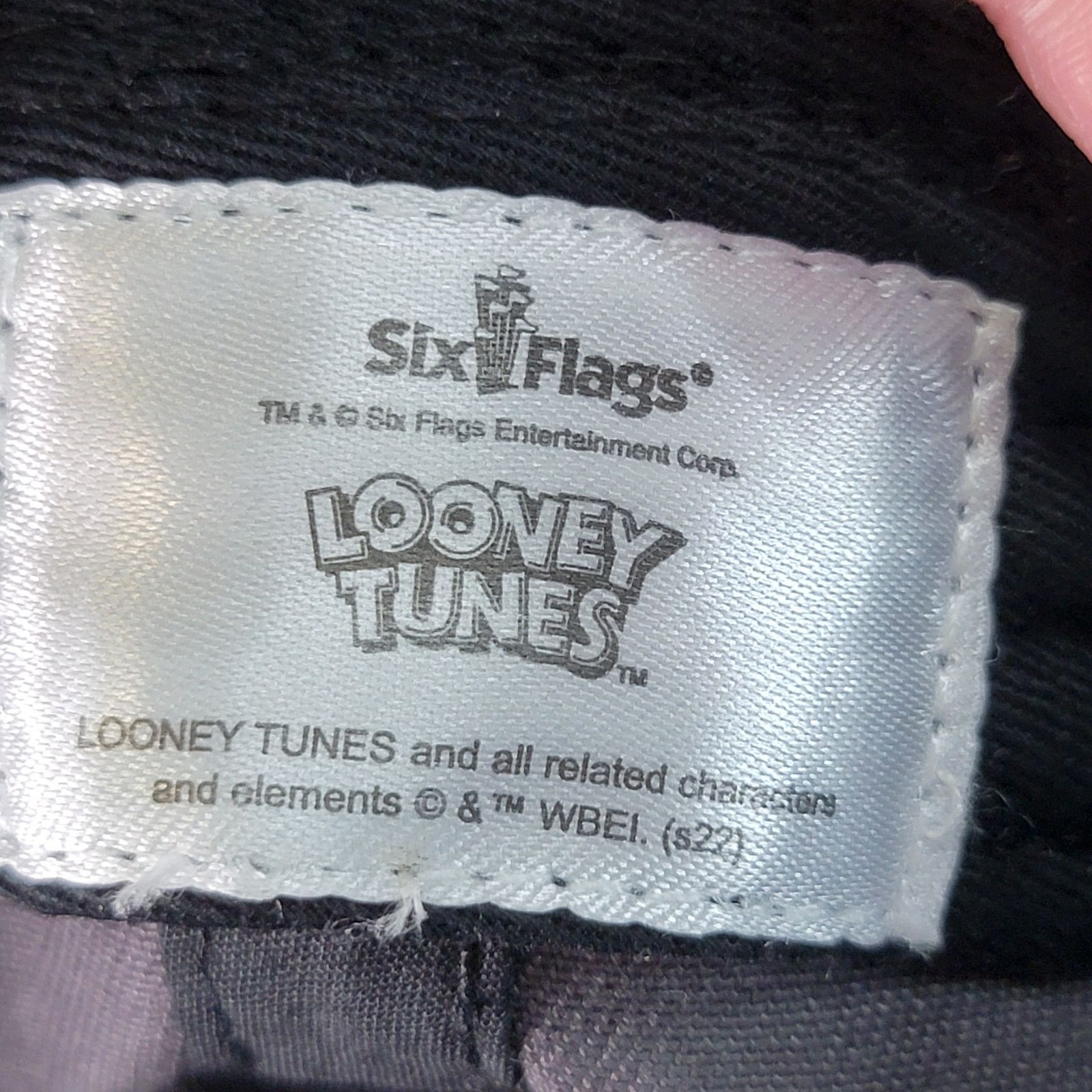 Other Six Flags Looney Tunes Camo Snap Back Hat w/ Embroidered Taz Size ONE SIZE - 7 Thumbnail