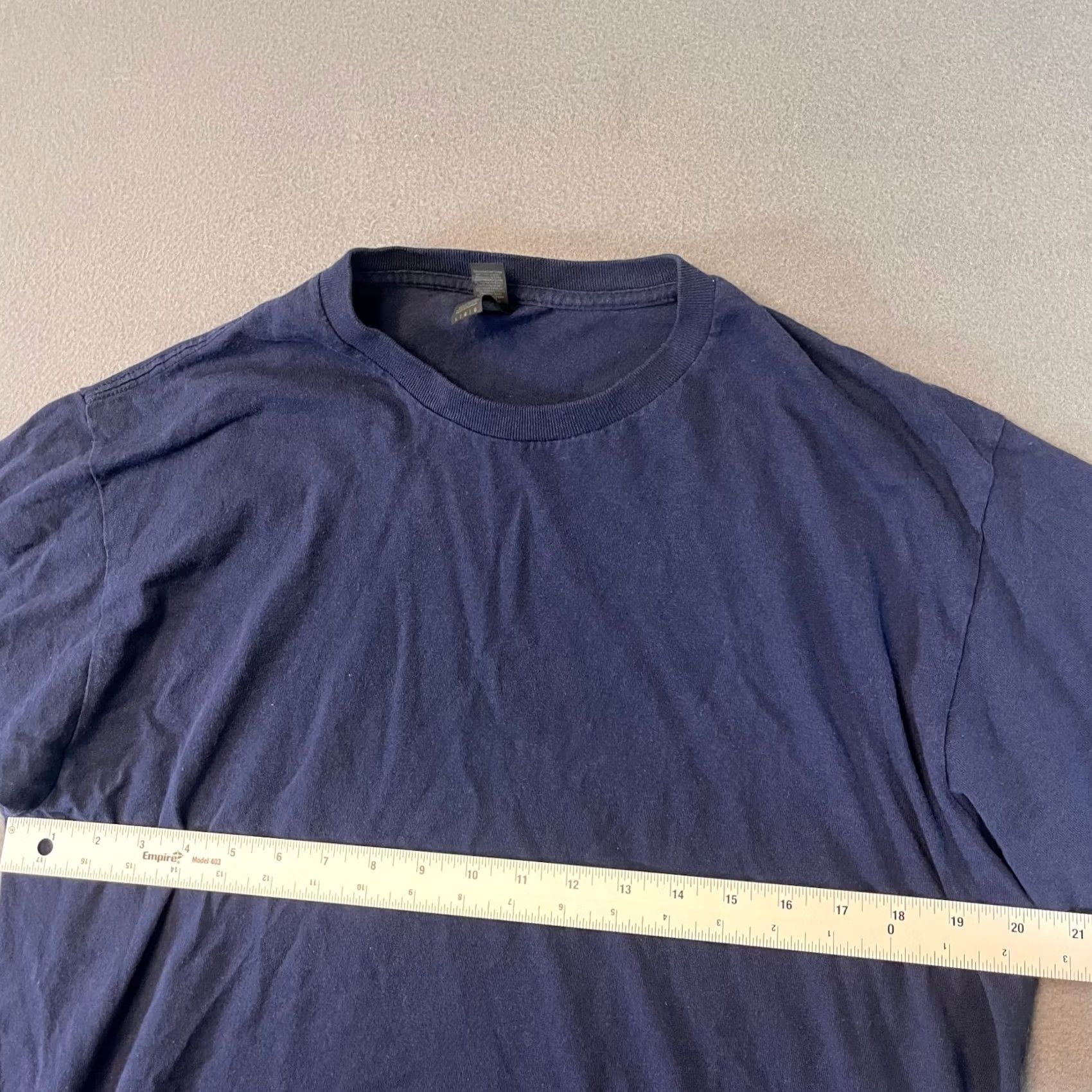 Gildan Gildan Mens Large Premium Short Sleeve Heavy Cotton Midnight Navy Casual T-Shirt Size US L / EU 52-54 / 3 - 5 Thumbnail