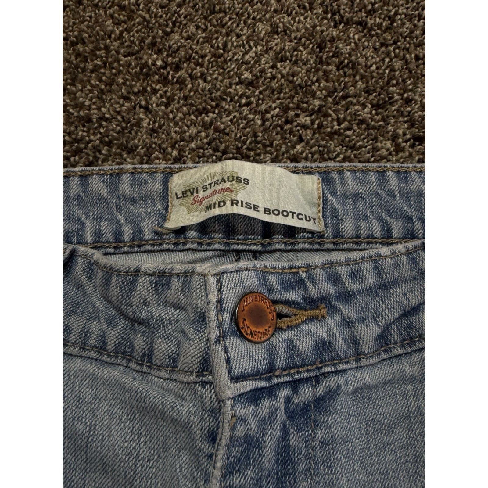 Levi's Levi's Jeans Bootcut Mid Women's Size 12 Blue Denim Light Wash 5-Pocket Stretch Slim Rise Mid (8.5-10.5 in) Jeans Mens? No Wait. End. Size 34" / US 12 / IT 48 - 3 Thumbnail
