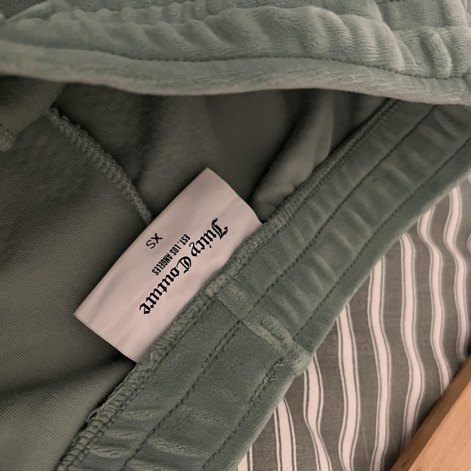 Juicy Couture Juicy Couture pants baggy rare logo y2k og tracksuit Size 28" / US 6 / IT 42 - 5 Thumbnail