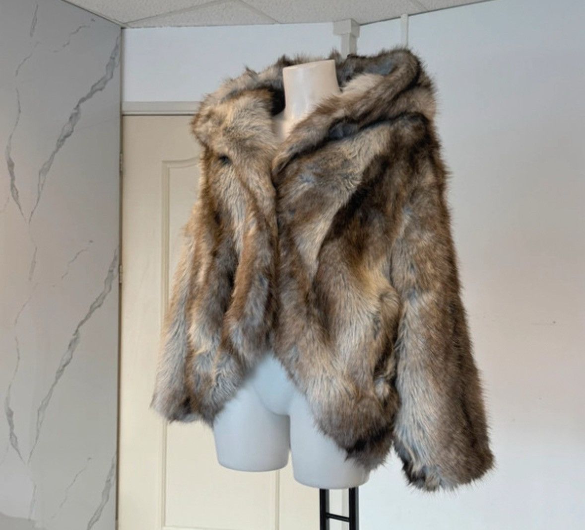 Other Vintage-Style Faux Fur Hooded Coat – Size M Size S / US 4 / IT 40 - 5 Thumbnail