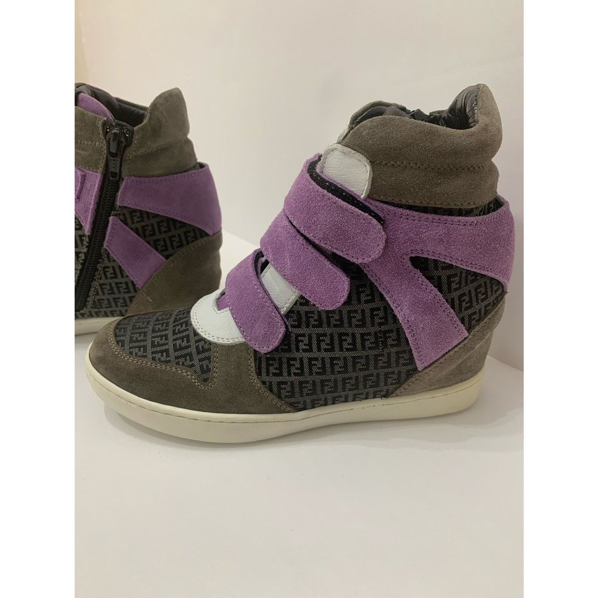 Fendi FENDI KIDS SAMPLE LEATHER WEDGE SNEAKERS Size US 4 / IT 34 - 1 Thumbnail