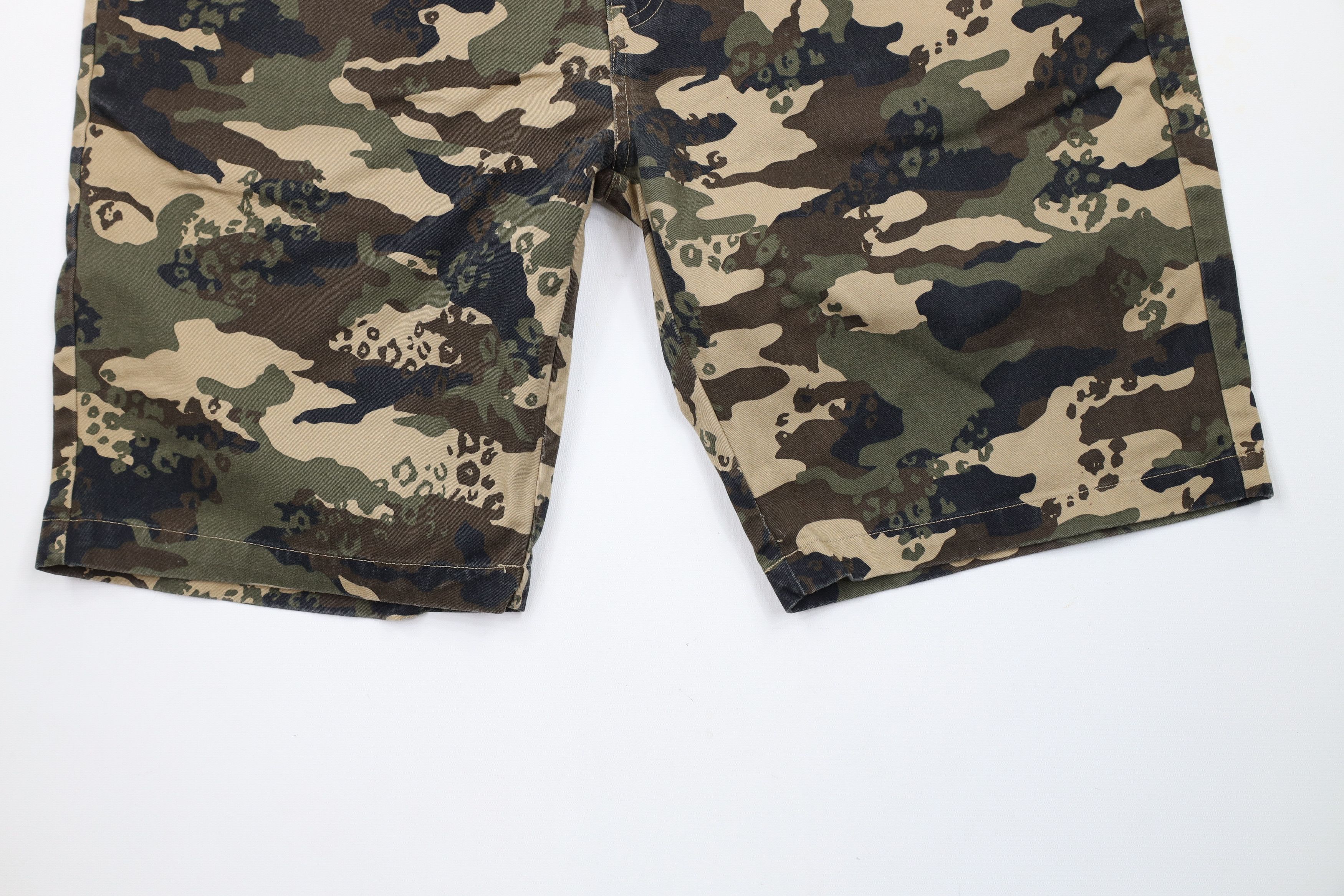 Vintage × Volcom Vintage Volcom Camouflage Skateboarding Chino Shorts Cotton Size US 38 / EU 54 - 4 Thumbnail