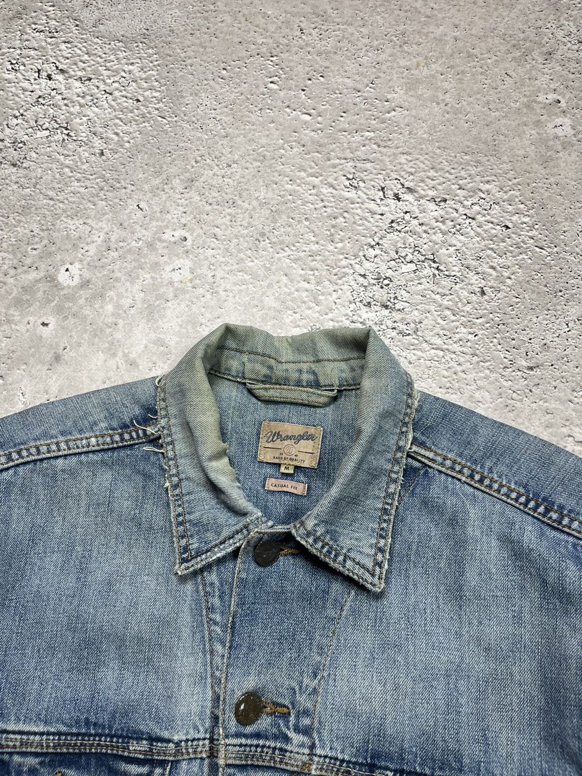 Wrangler Wrangler Distressed Denim Jacket Casual Fit M Size Size US M / EU 48-50 / 2 - 6 Thumbnail