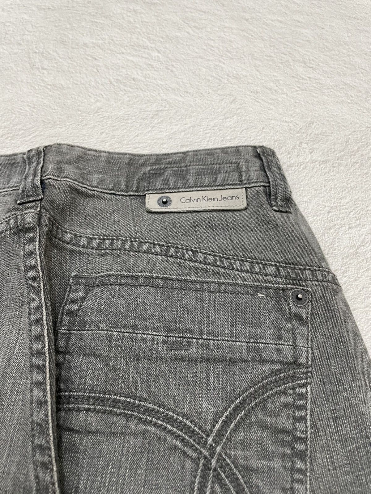 Le Grande Bleu (L.G.B.) Calvin Klein Jeans Gray Denim Pants Straight Leg Y2K Style Size US 29 - 7 Thumbnail