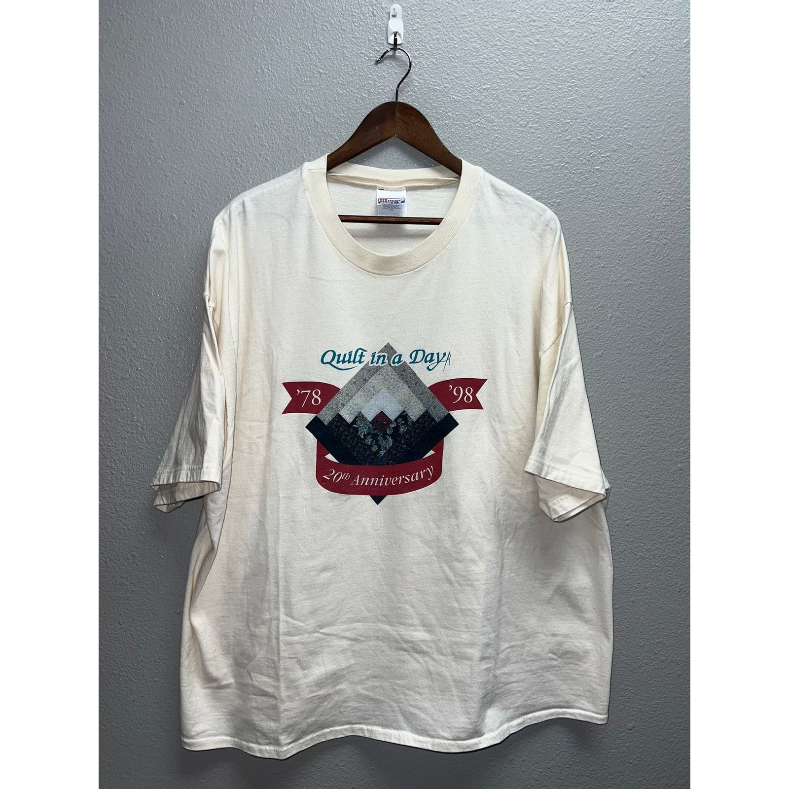 Hanes Vintage Quilt Shirt 1998 Quilting In A Day 90s Tee VTG 3X Size US XXL / EU 58 / 5 - 1 Thumbnail