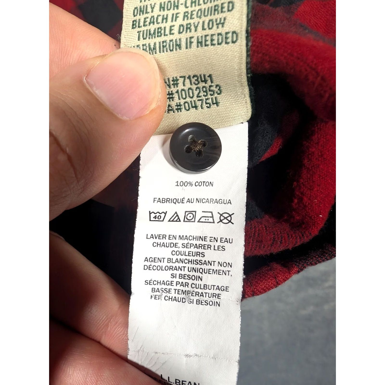 Vintage VINTAGE? No. LL Bean Shirt Womens Medium Red Black Plaid Flannel Relaxed Fit Cotton Button Up Size M / US 6-8 / IT 42-44 - 6 Thumbnail