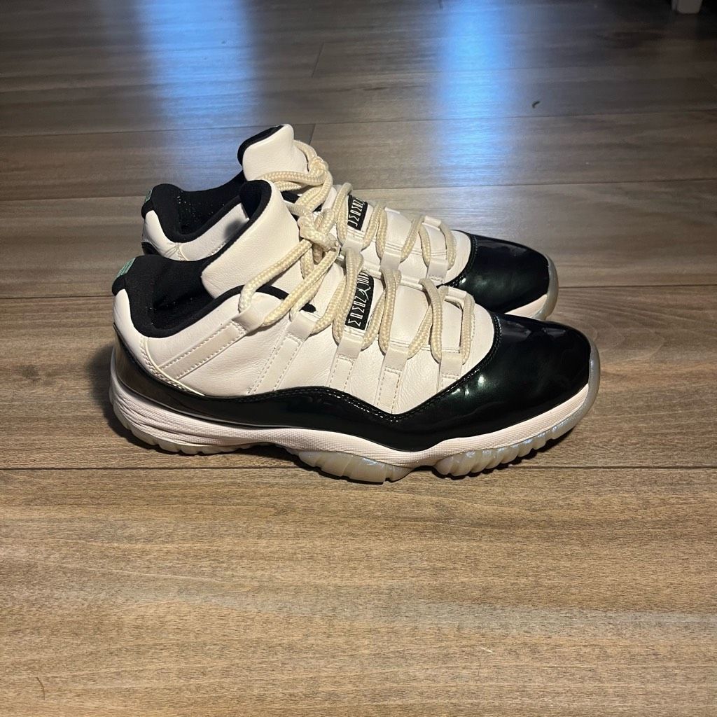 Jordan Brand Nike Air Jordan 11 Retro Low Emerald 528895-145 Men 8.5 Size US 8.5 / EU 41-42 - 6 Thumbnail