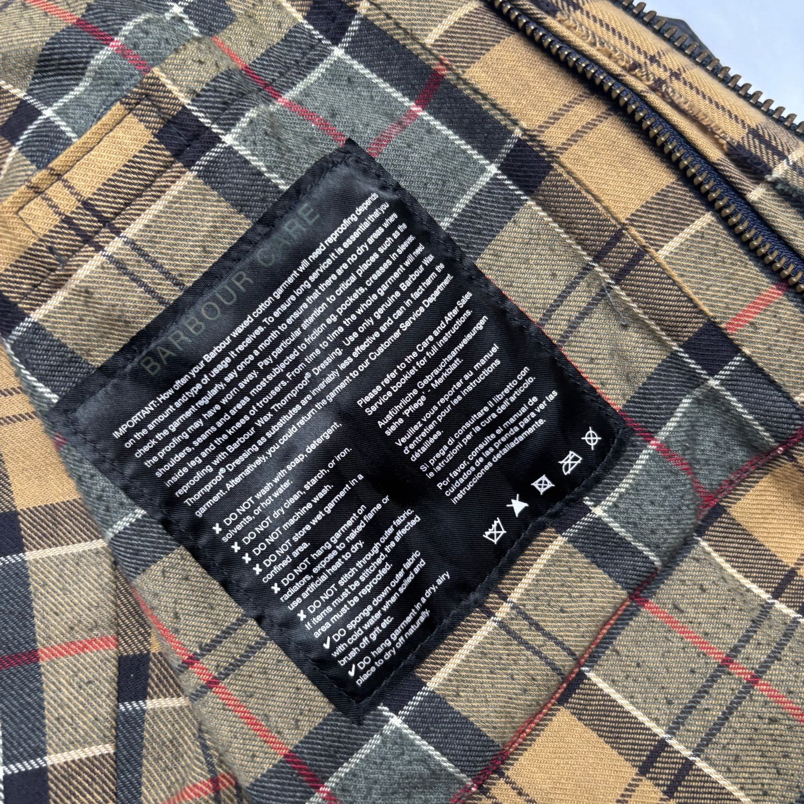 Barbour Barbour Ashby Waxed Cotton Tartan Lined Jacket Men's Medium Size US M / EU 48-50 / 2 - 5 Thumbnail