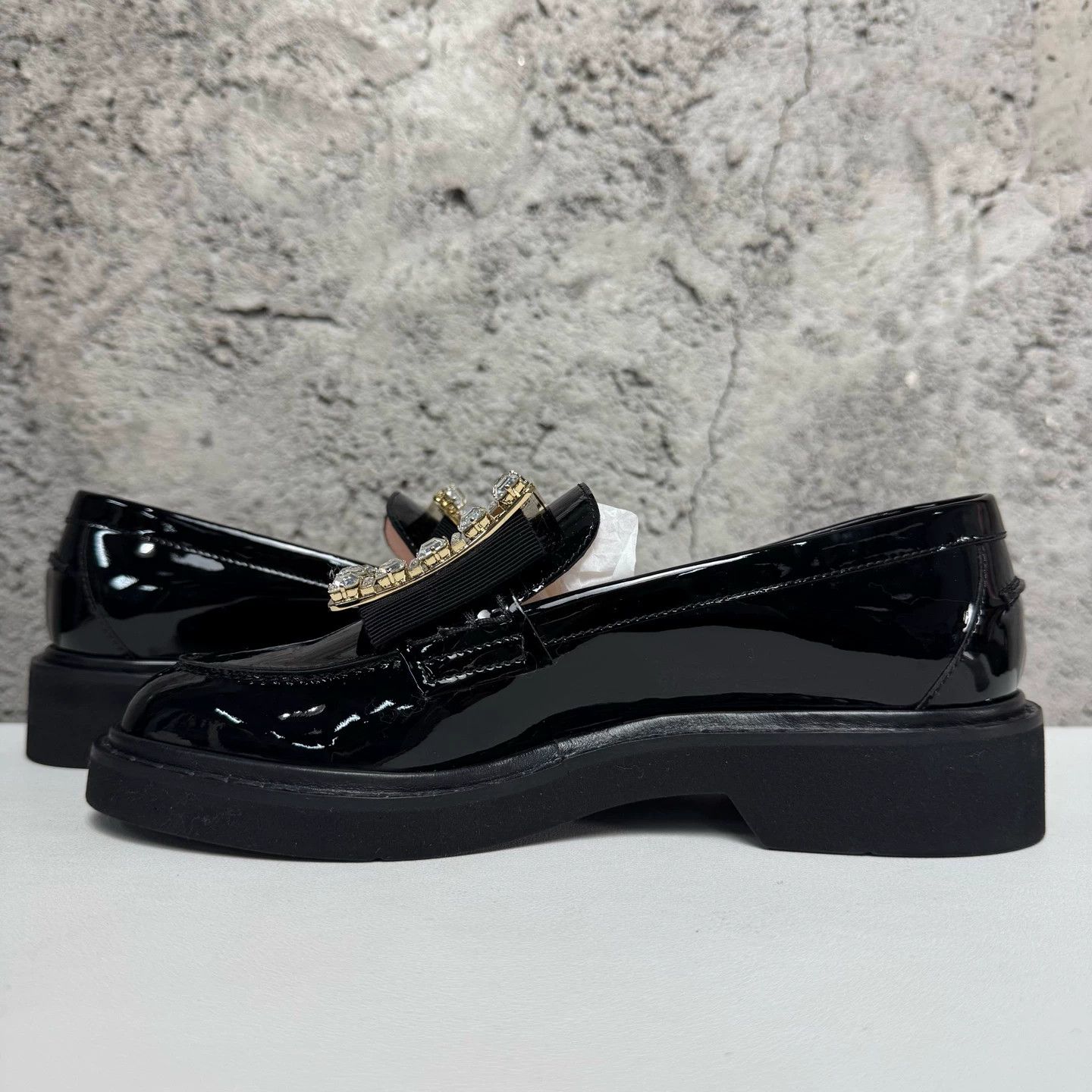 Roger Vivier Roger Vivier Crystal Buckle Loafer 36.5 99 New Size US 6 / IT 36 - 6 Thumbnail