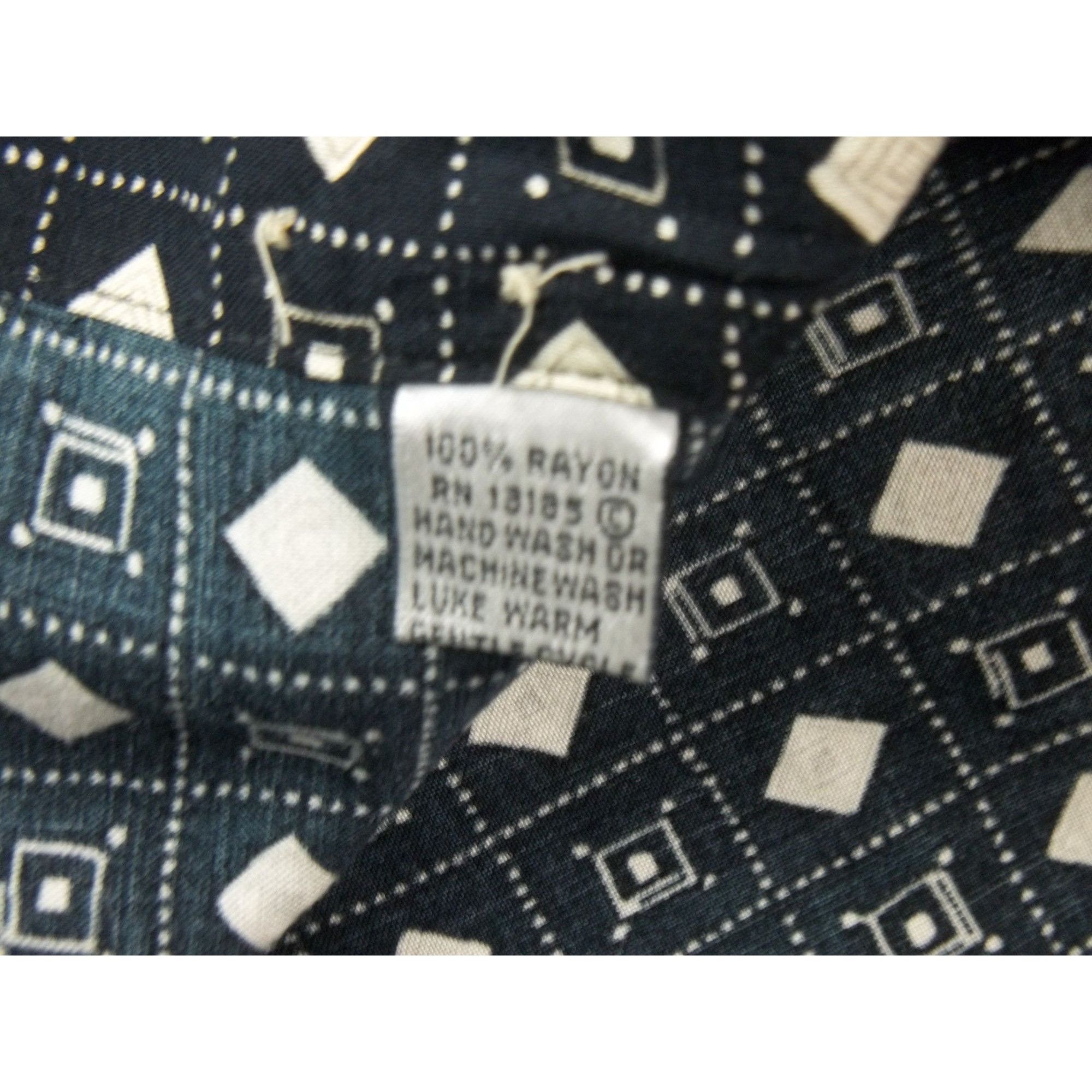 Pierre Cardin Pierre Cardin Button Up Shirt Men Sz M Geometric Print Rayon Size US M / EU 48-50 / 2 - 9 Thumbnail