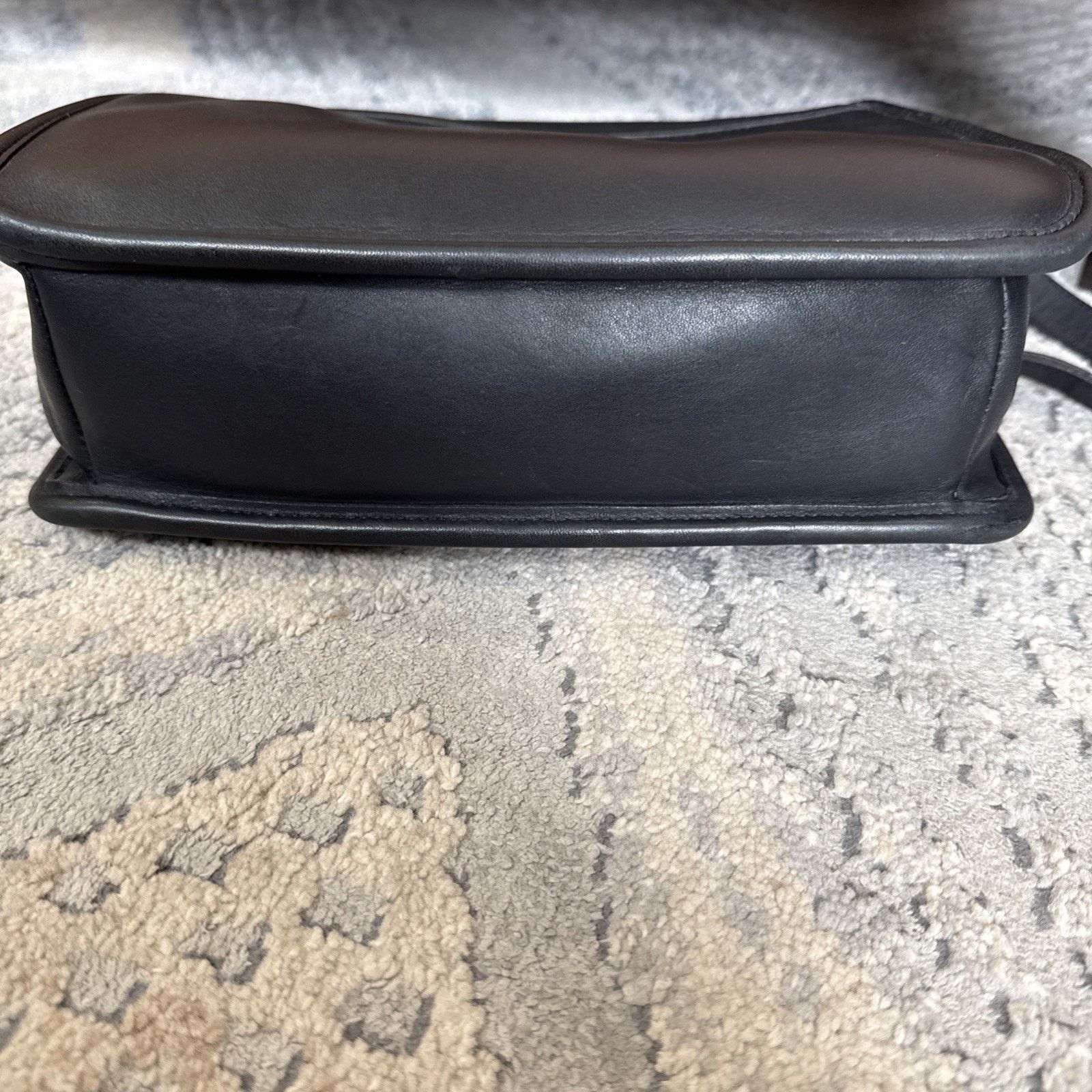 Coach Vintage Black Leather Coach Gilford Brass Touch Lock USA Size ONE SIZE - 6 Thumbnail