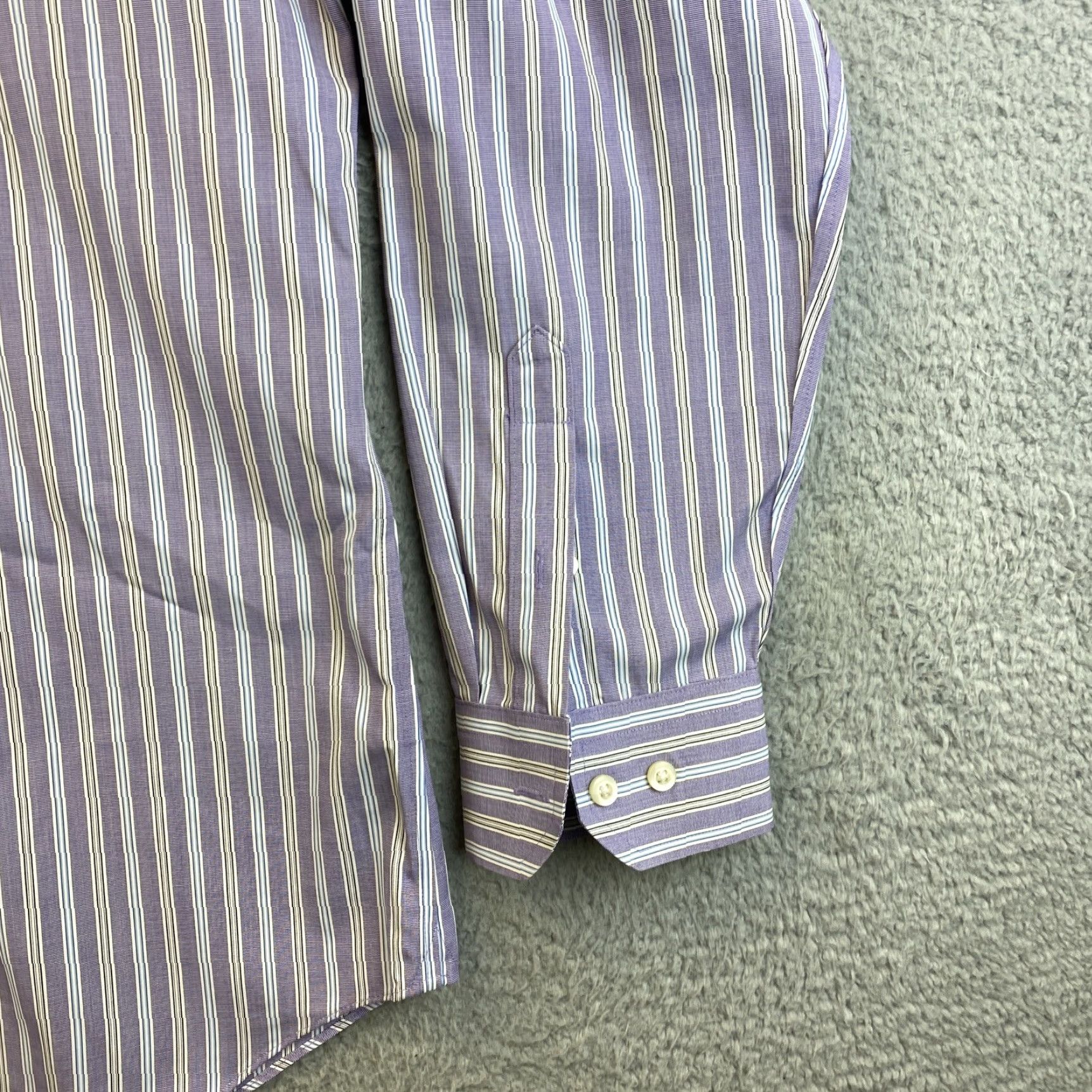 Banana Republic Banana Republic Men’s Size L 16 1/2 Button Up Dress Shirt Classic Fit 76-58 Size 42R - 3 Thumbnail