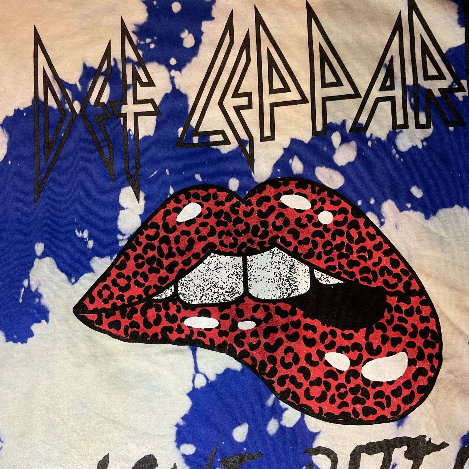 Def Leppard 💋 Def Leppard “Love Bites” Bleach Tee Size US L / EU 52-54 / 3 - 3 Thumbnail