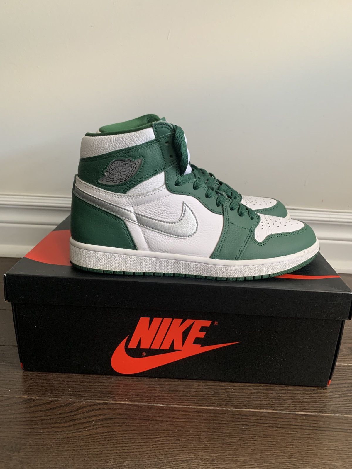 Jordan 1 Retro High OG Gorge Green