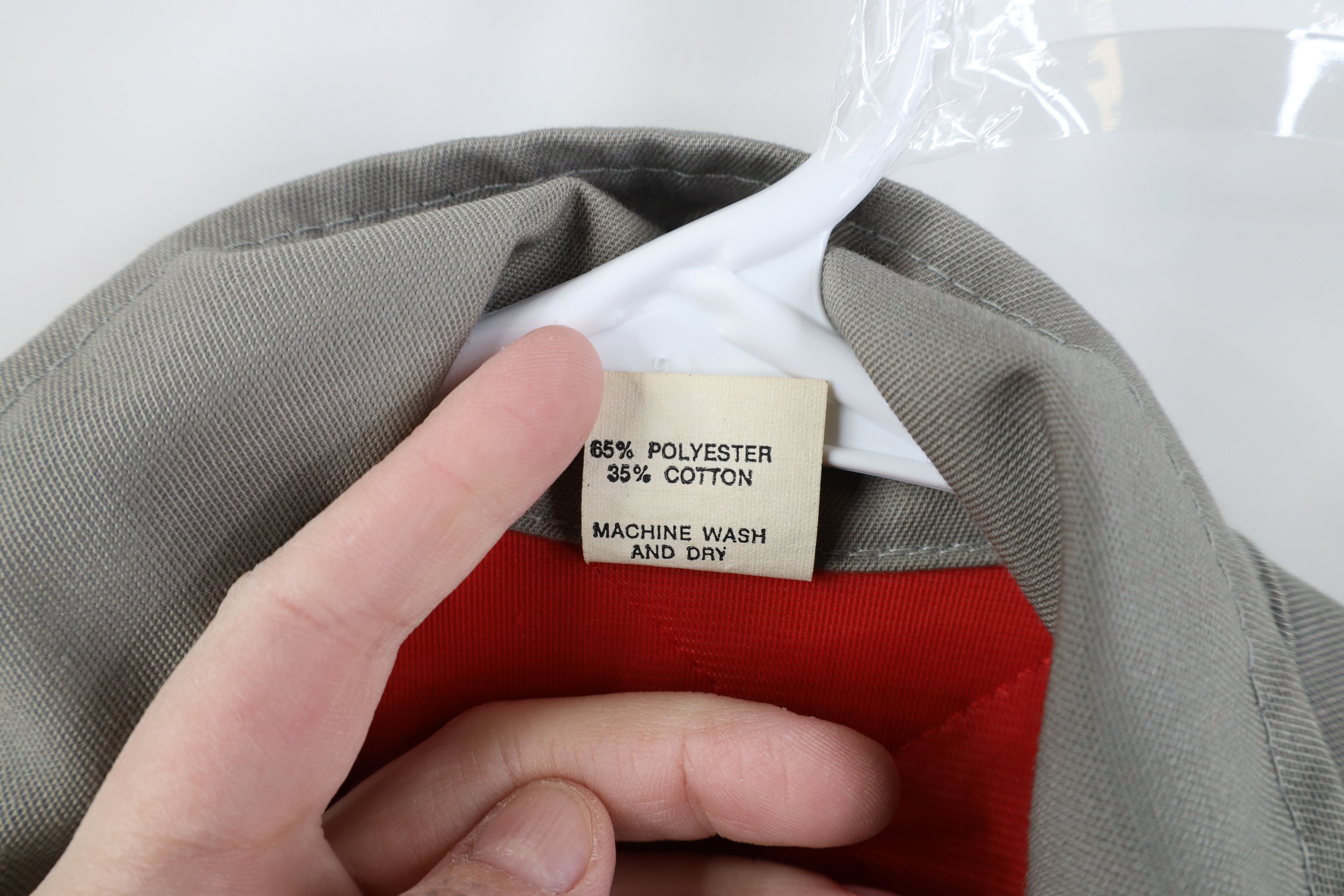 Vintage Vintage 70s BP Oil Quilted Full Zip Bomber Jacket Workwear Size US XL / EU 56 / 4 - 11 Thumbnail