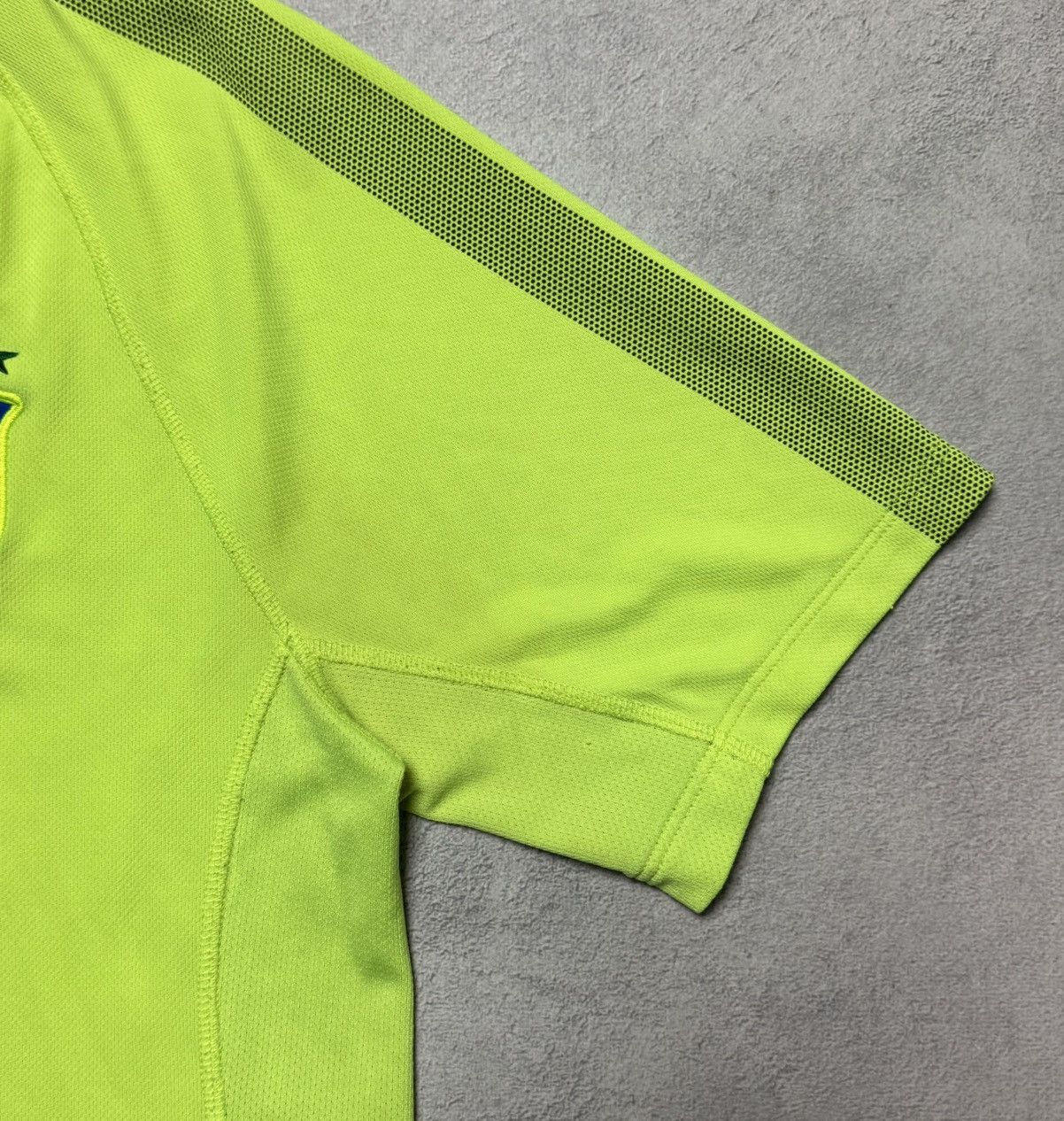 Nike Brazil 2013 2014 Football Shirt Soccer Jersey Nike Size US L / EU 52-54 / 3 - 6 Thumbnail