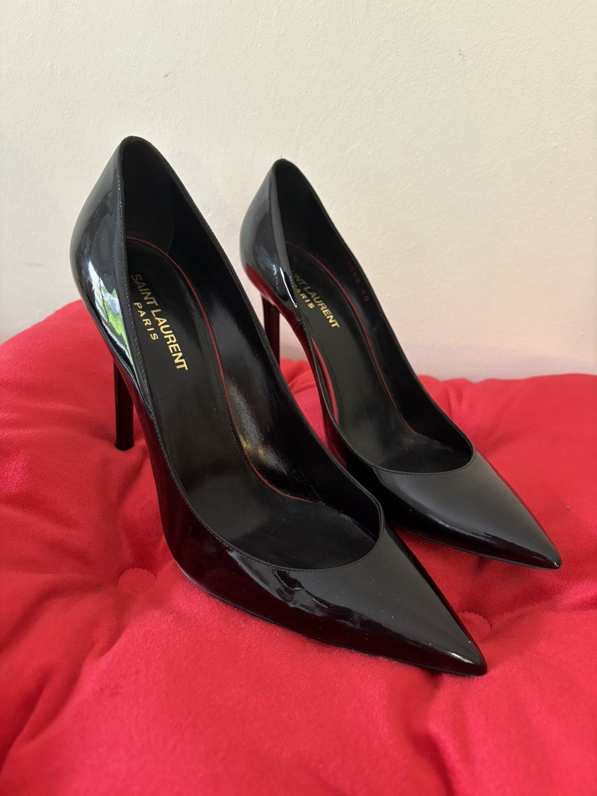Yves Saint Laurent Yves Saint Laurent Zoe Patent Leather Pumps Size US 10 / IT 40 - 3 Thumbnail