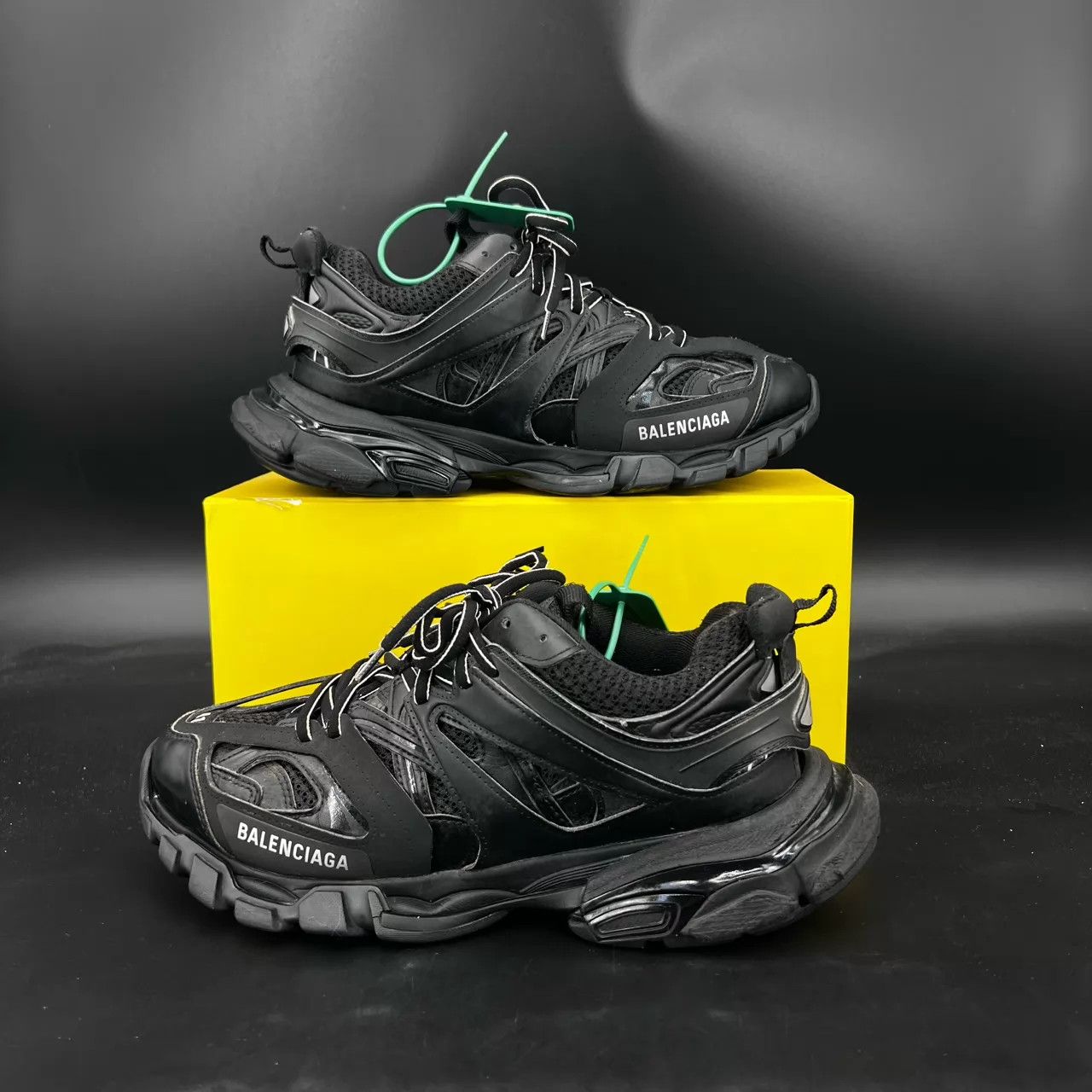 Balenciaga Balenciaga Track Black 41 clean tread OG Box CH9225 Size US 8 / EU 41 - 2 Thumbnail