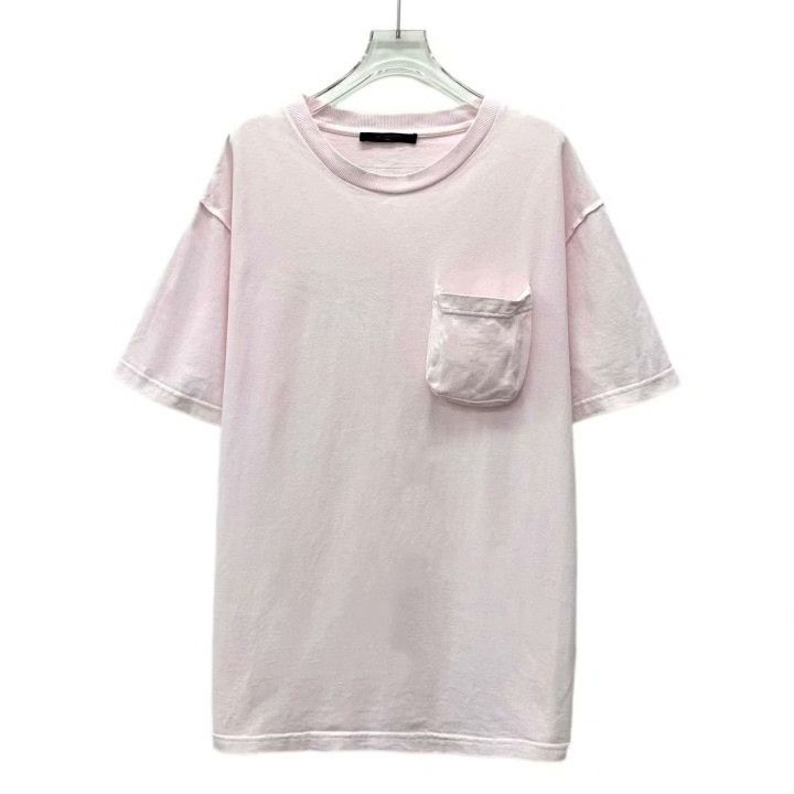 Louis Vuitton Louis Vuitton Pink Pocket Crewneck T-shirt Size L / US 10 / IT 46 - 1 Thumbnail