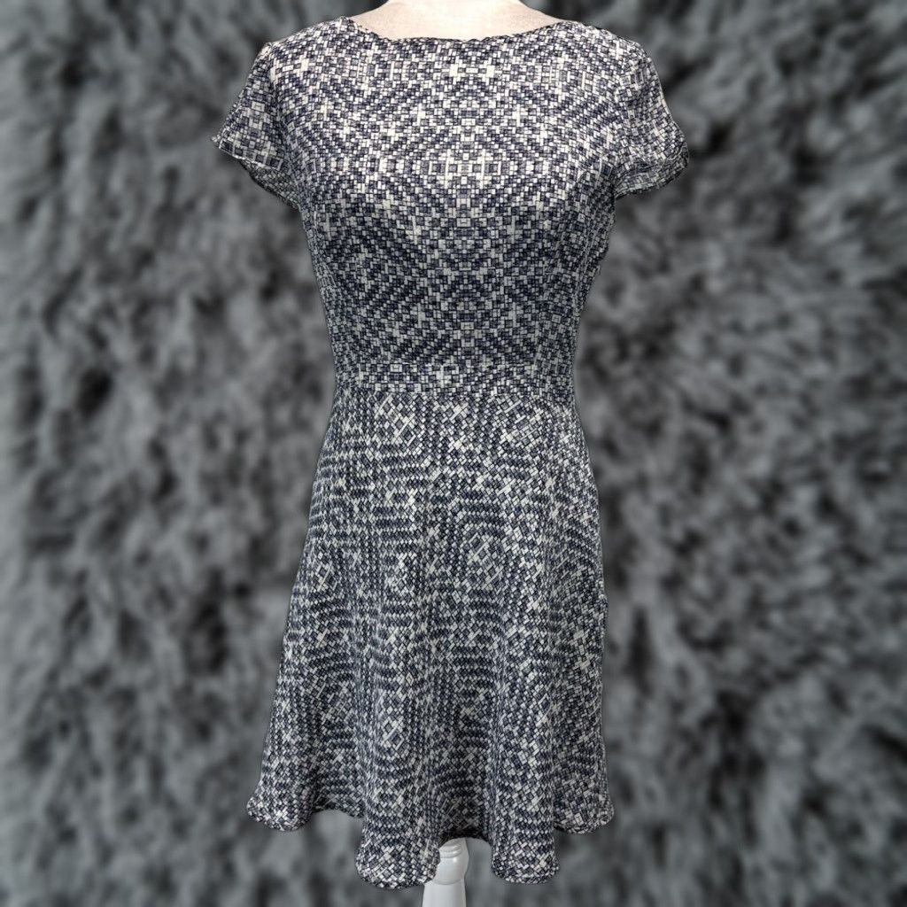Reiss Reiss Silk Dress Women's Short Sleeve Fit & Flare Blue White Geometric Casual Party Size 28" / US 6 / IT 42 - 1 Thumbnail