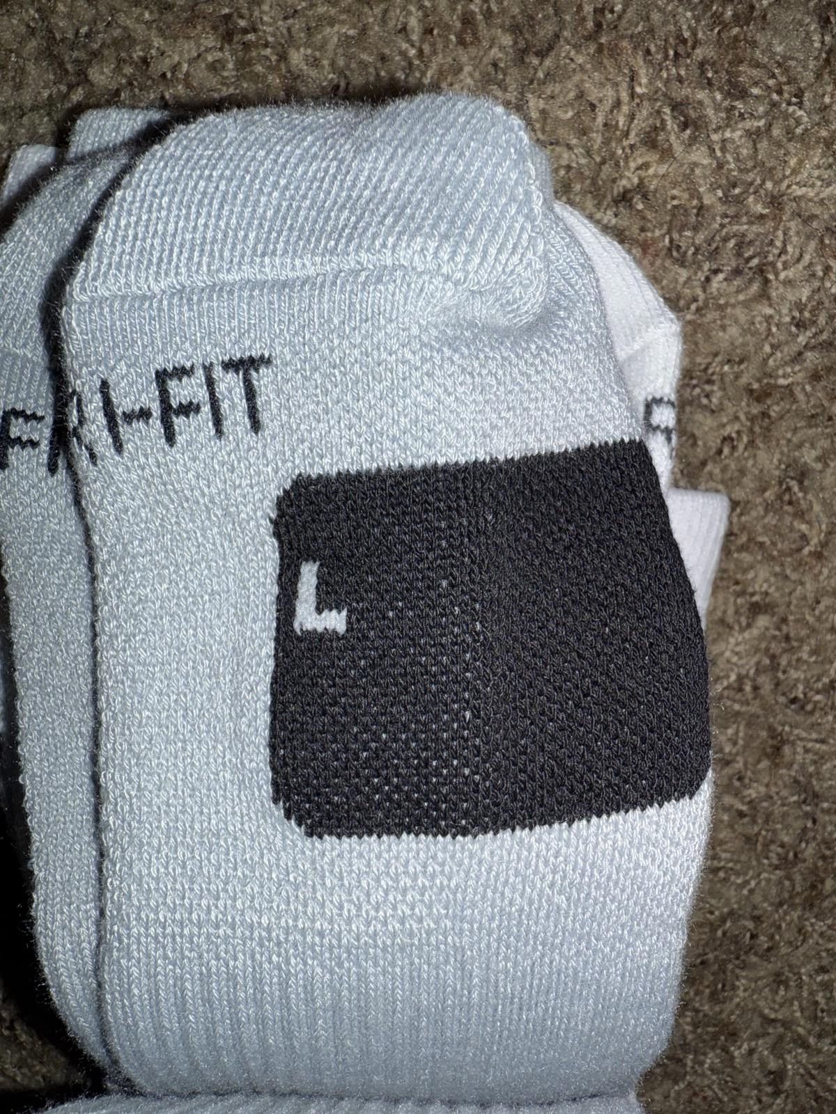 Nike Nike Men’s 3-pack Everyday Dri-FIT Basketball Crew Socks Sample Size ONE SIZE - 8 Thumbnail