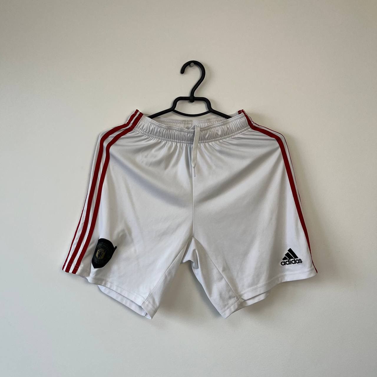 Adidas Adidas Manchester United White Shorts Size S Size US 33 - 1 Thumbnail