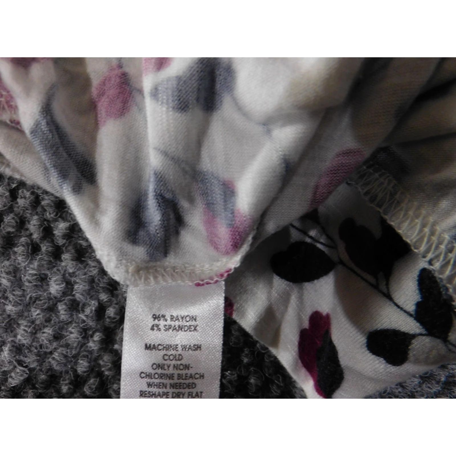 Loft LOFT OUTLET Womens Blouse Tank Sleeveless Multicolor Floral Pleated Scoop Neck Button Free Pullover Top XS? Size S / US 4 / IT 40 - 6 Thumbnail
