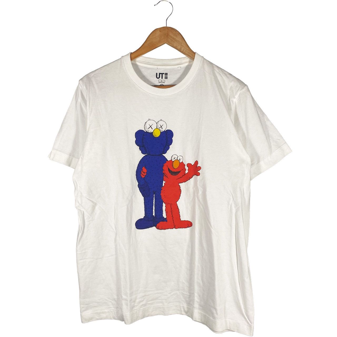 Kaws × Uniqlo KAWS x Uniqlo x Sesame Street Elmo Companion Tee Size L Size US L / EU 52-54 / 3 - 1 Thumbnail