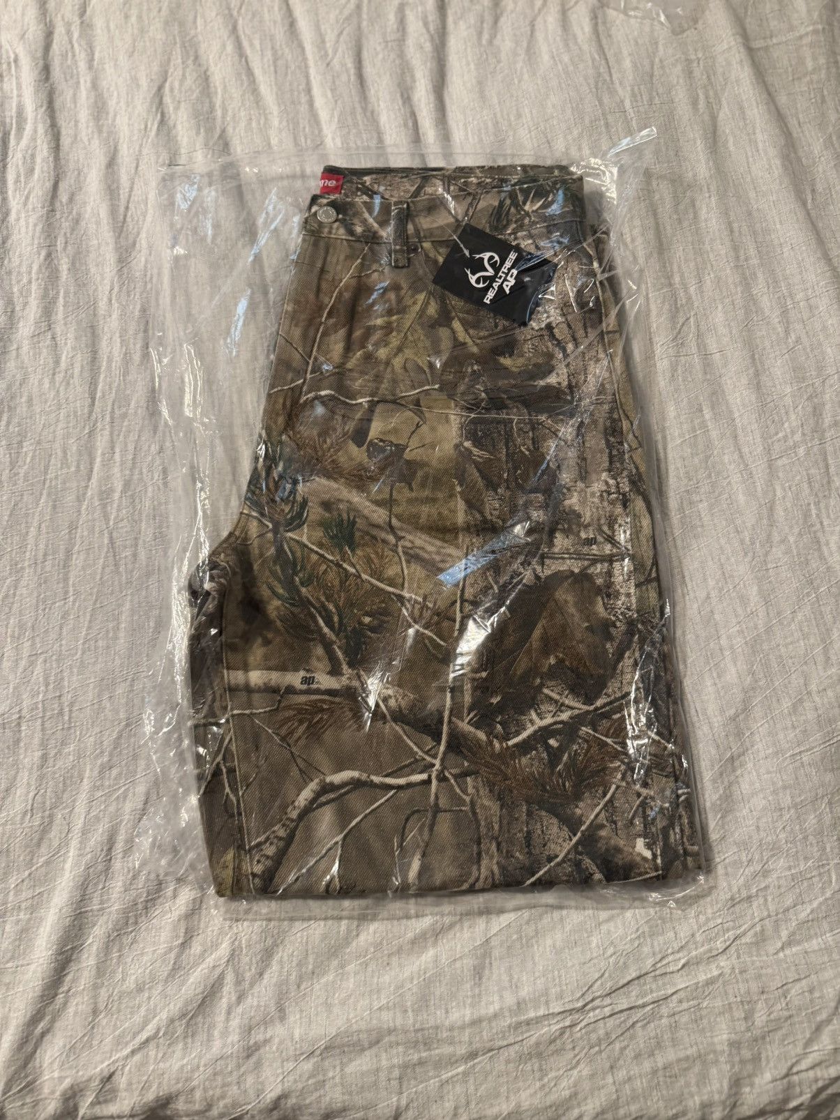 パンツ Supreme Baggy Jean \"Realtree AP Camo\" Supreme Baggy Jean Realtree AP Camo - メルカリ