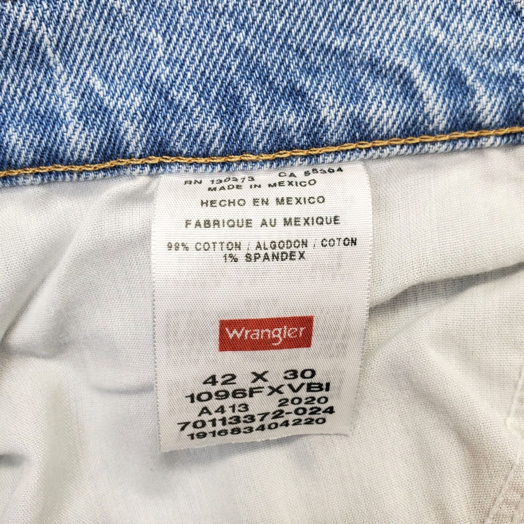 Wrangler Wrangler Jeans Mens 42x30 Blue Premium Denim Whiskered Straight Leg 1096FXVBI Size US 42 / EU 58 - 7 Thumbnail