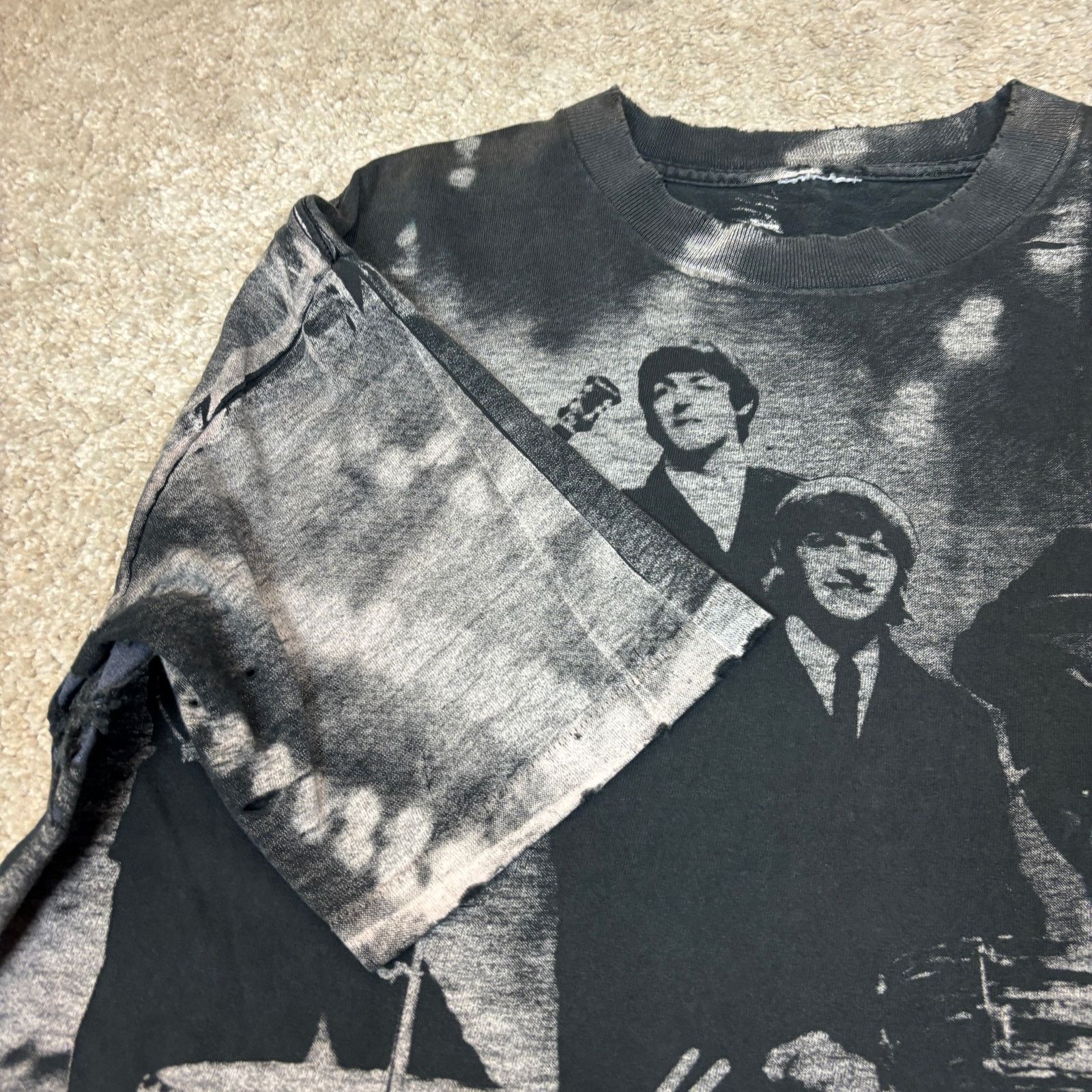 Vintage Vintage 90sThe Beatles AOP T Shirt Men's XL Rare Band Size US XL / EU 56 / 4 - 4 Thumbnail