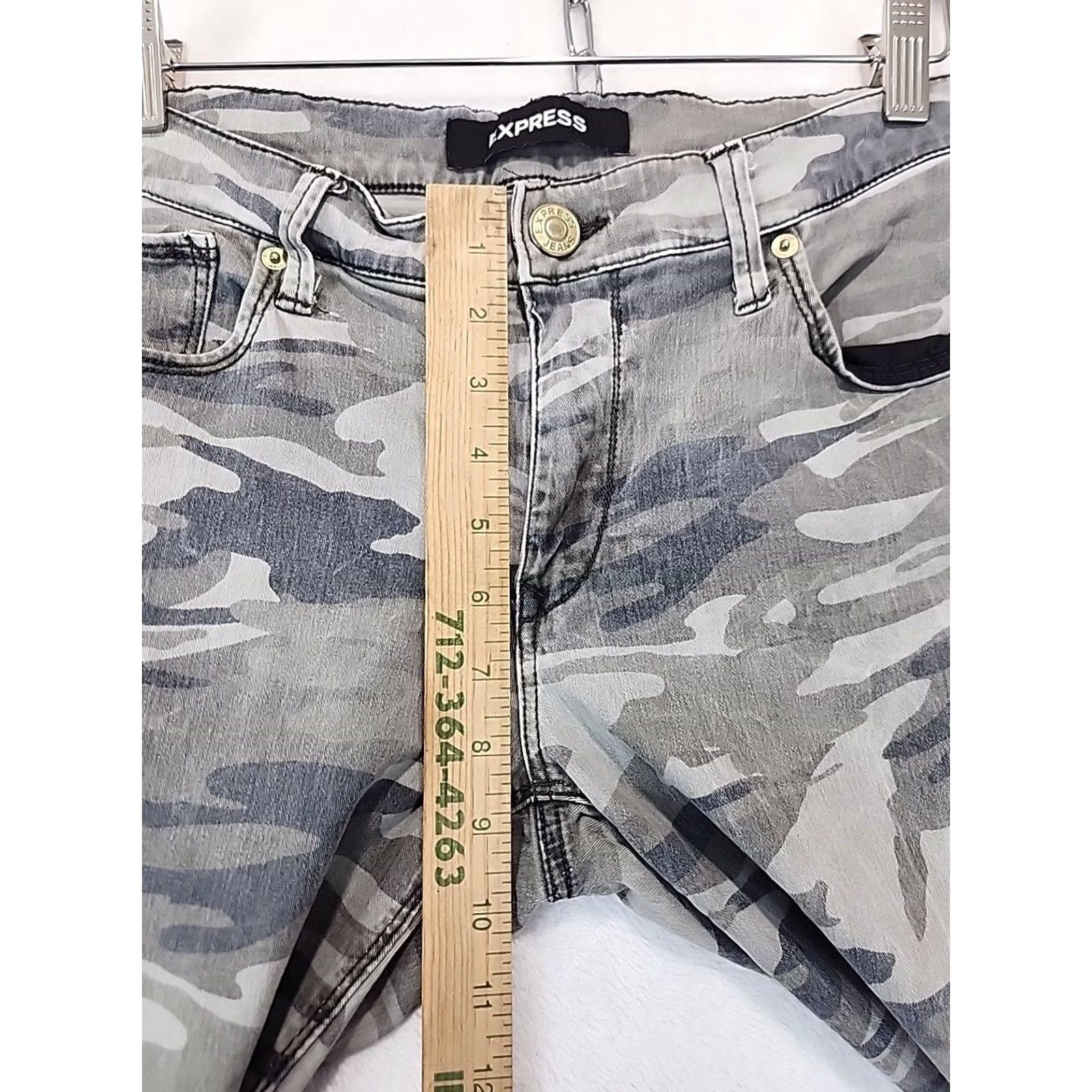Express Express Womens 6R Camo Stretch Ankle Mid Rise Leggings Zipper Ankle Raw Hem Shirt Pants Womens Grunge Multicolor Casual Size 28" / US 6 / IT 42 - 7 Thumbnail